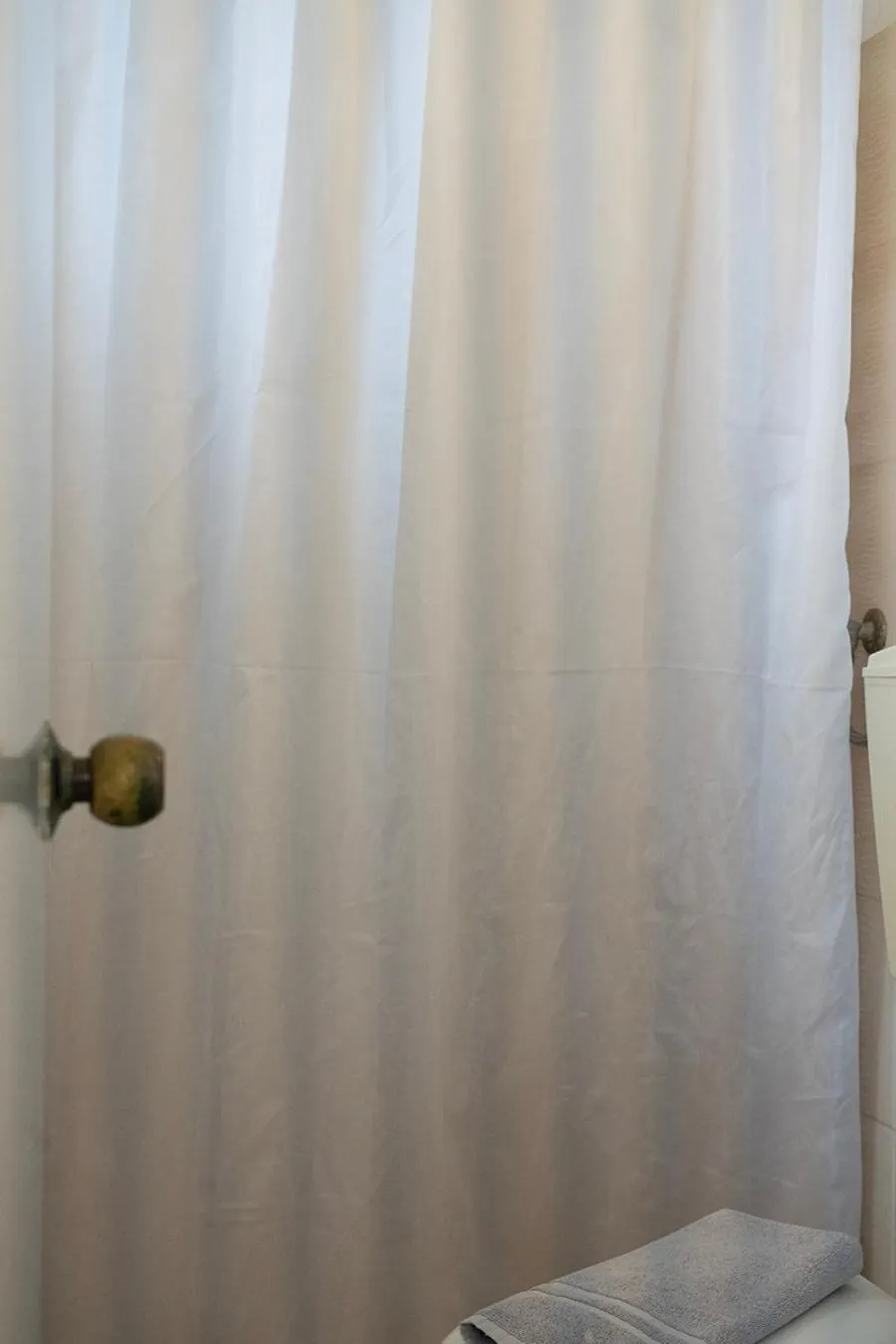 Bathroom, Bed in Hotel Marilen