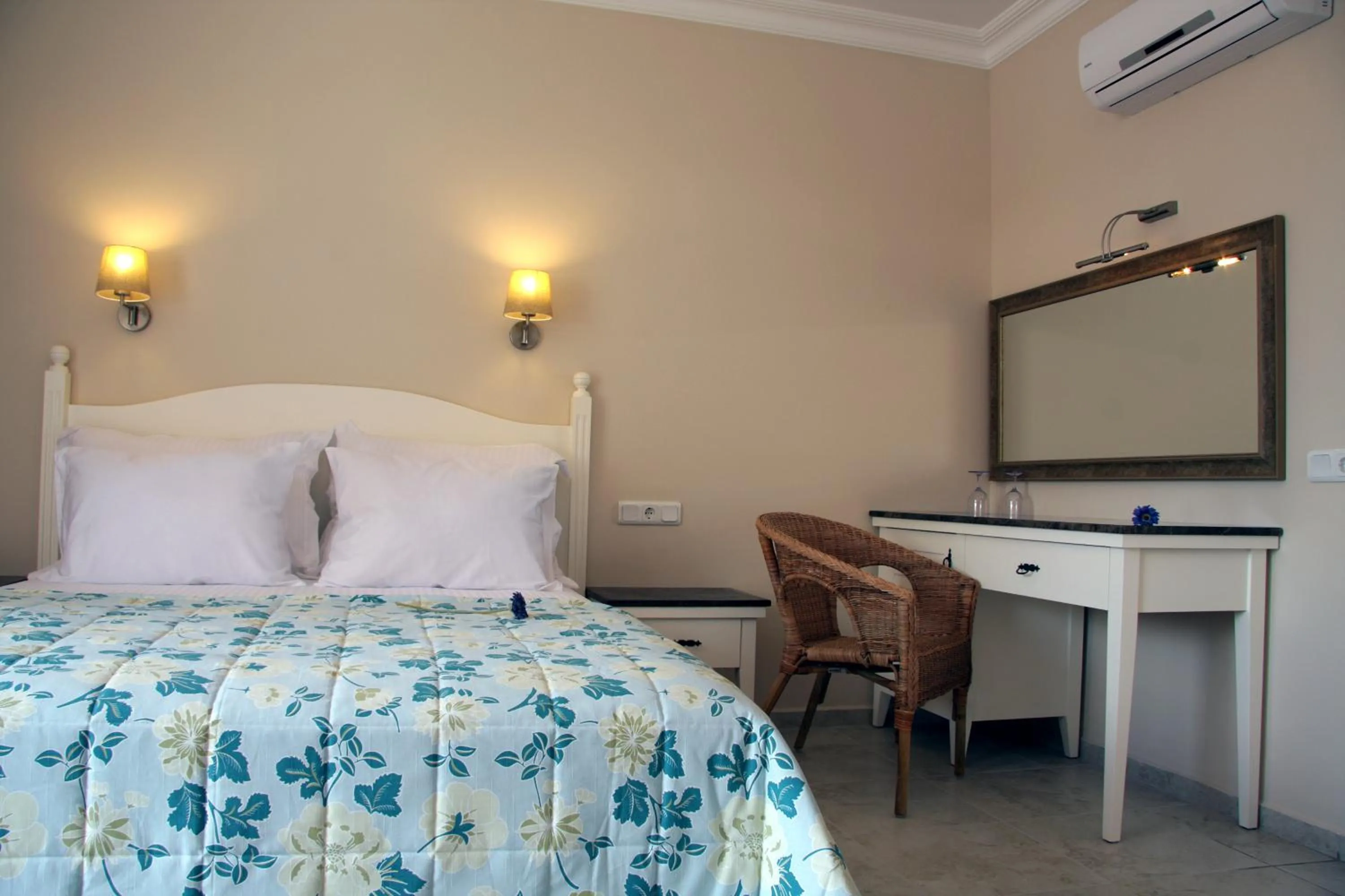 Photo of the whole room in The Blue Lagoon Deluxe Hotel