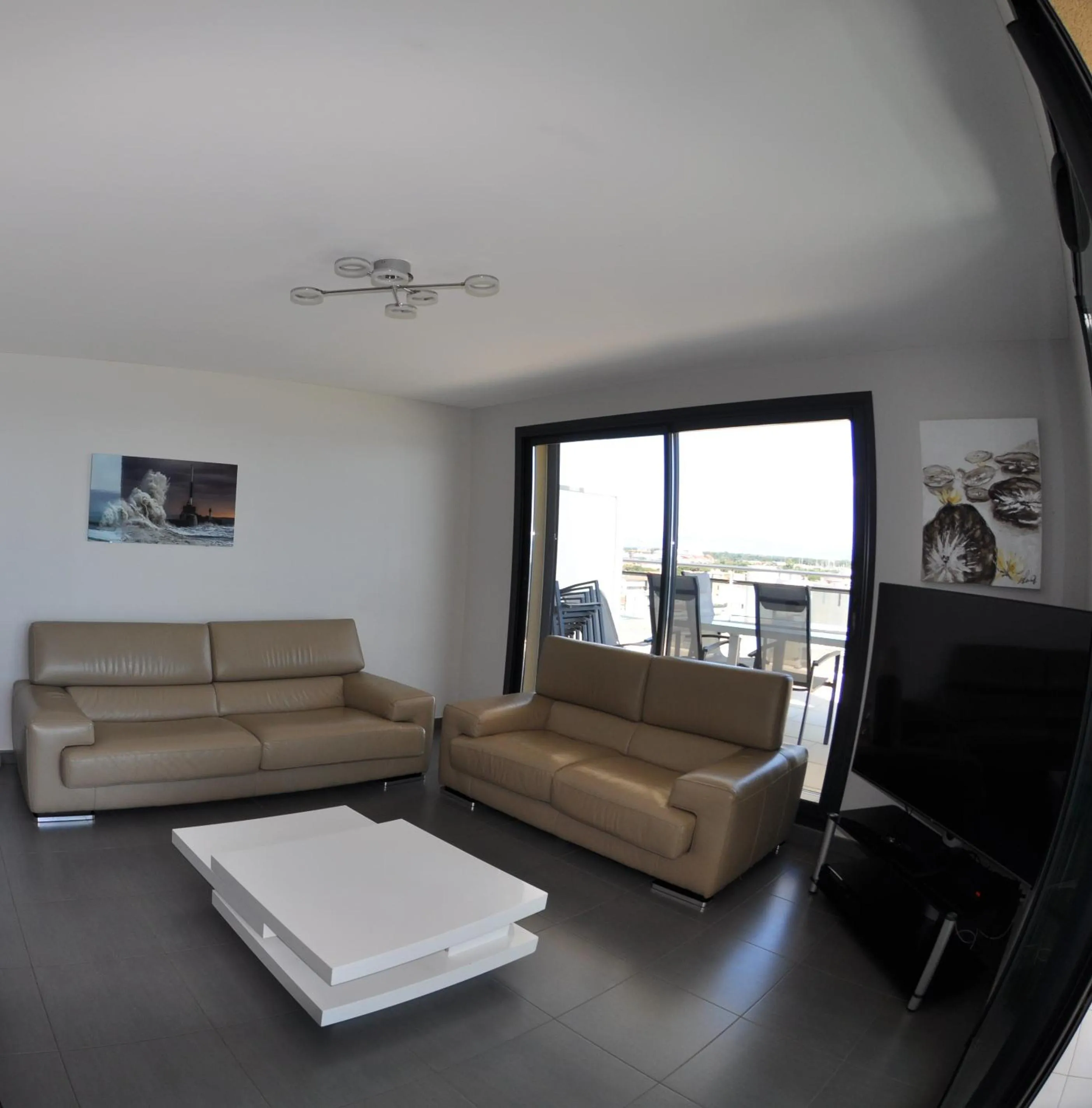 TV and multimedia in Albatros