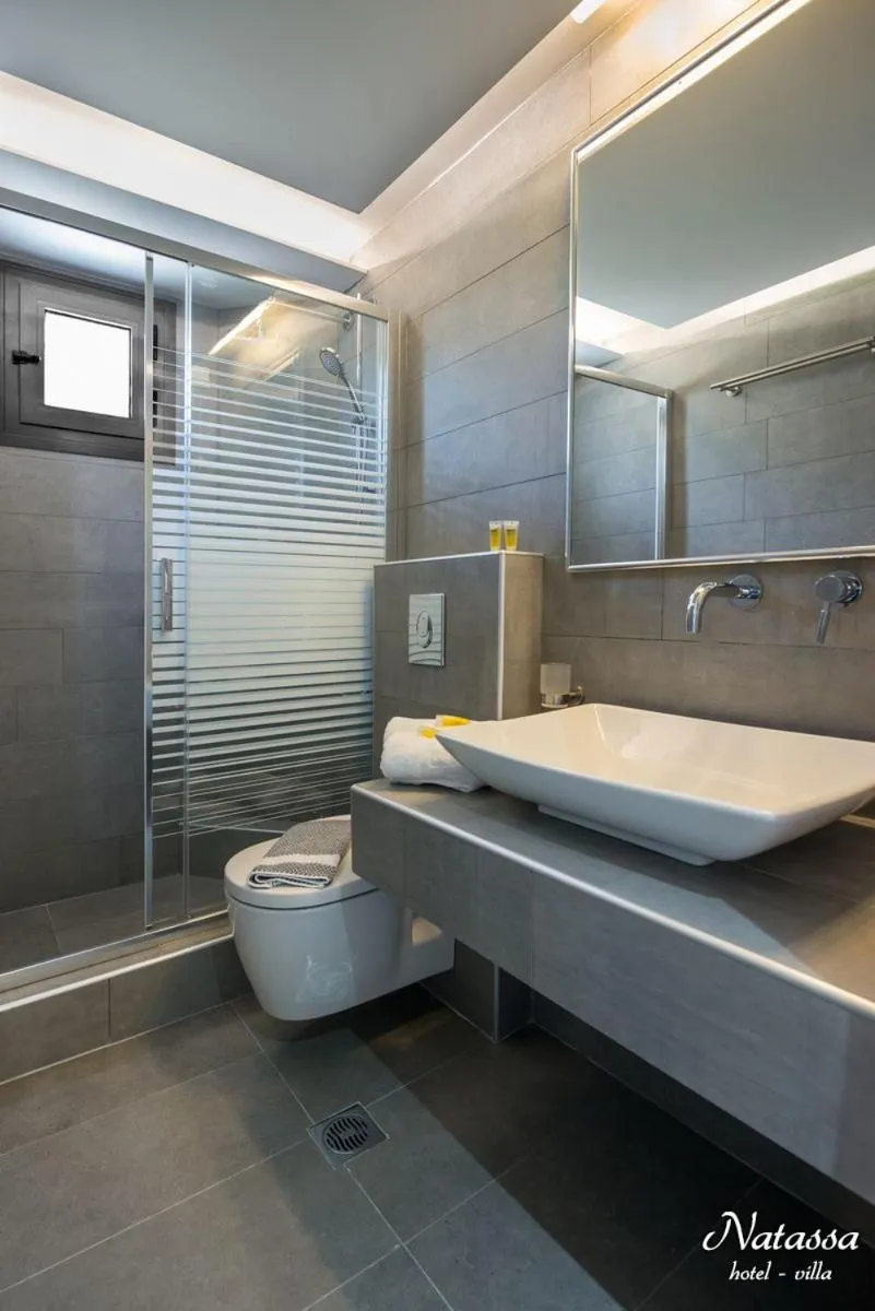 Toilet in Hotel Villa Natassa