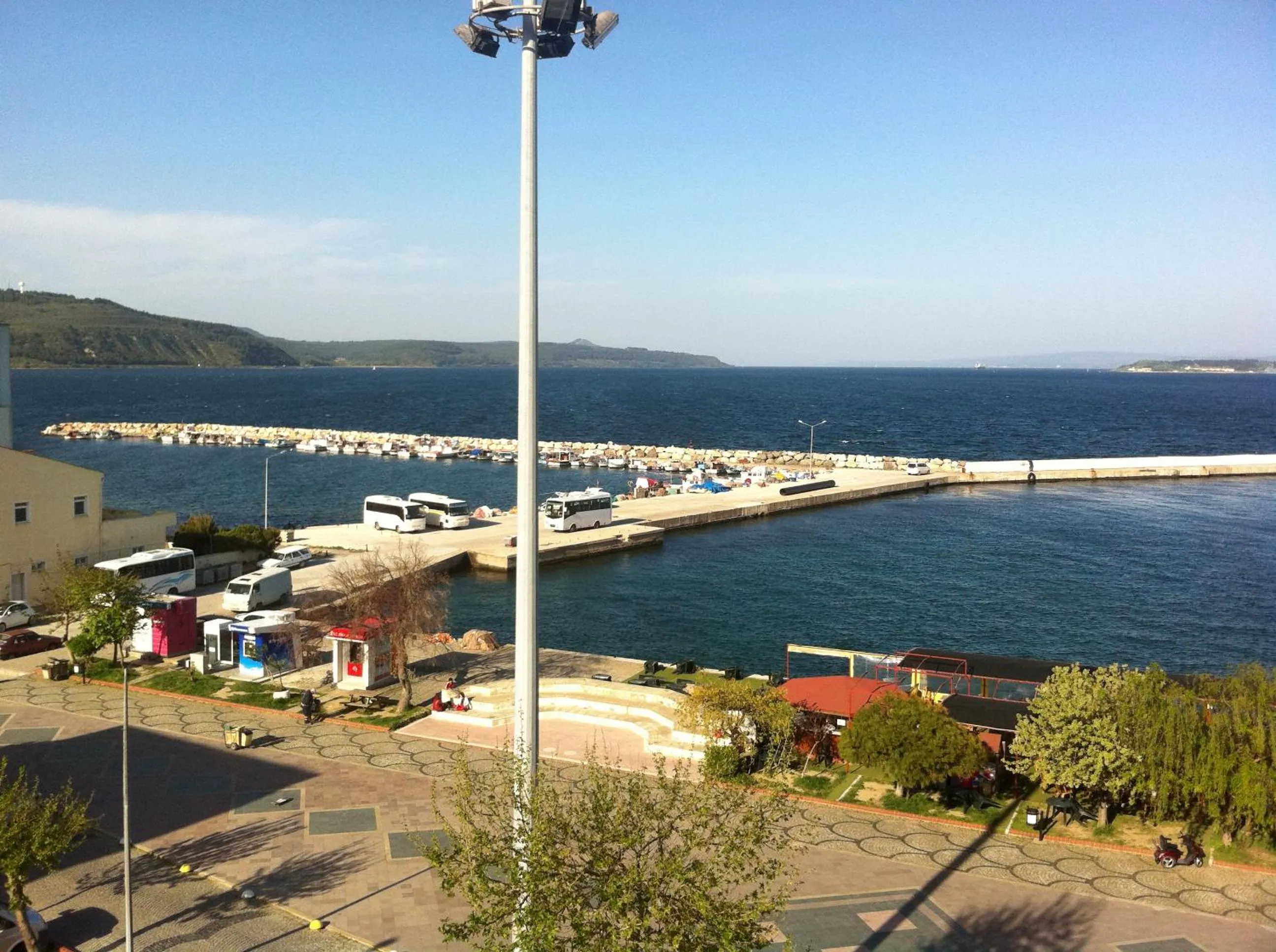 Restaurant/places to eat in Boss Hotel