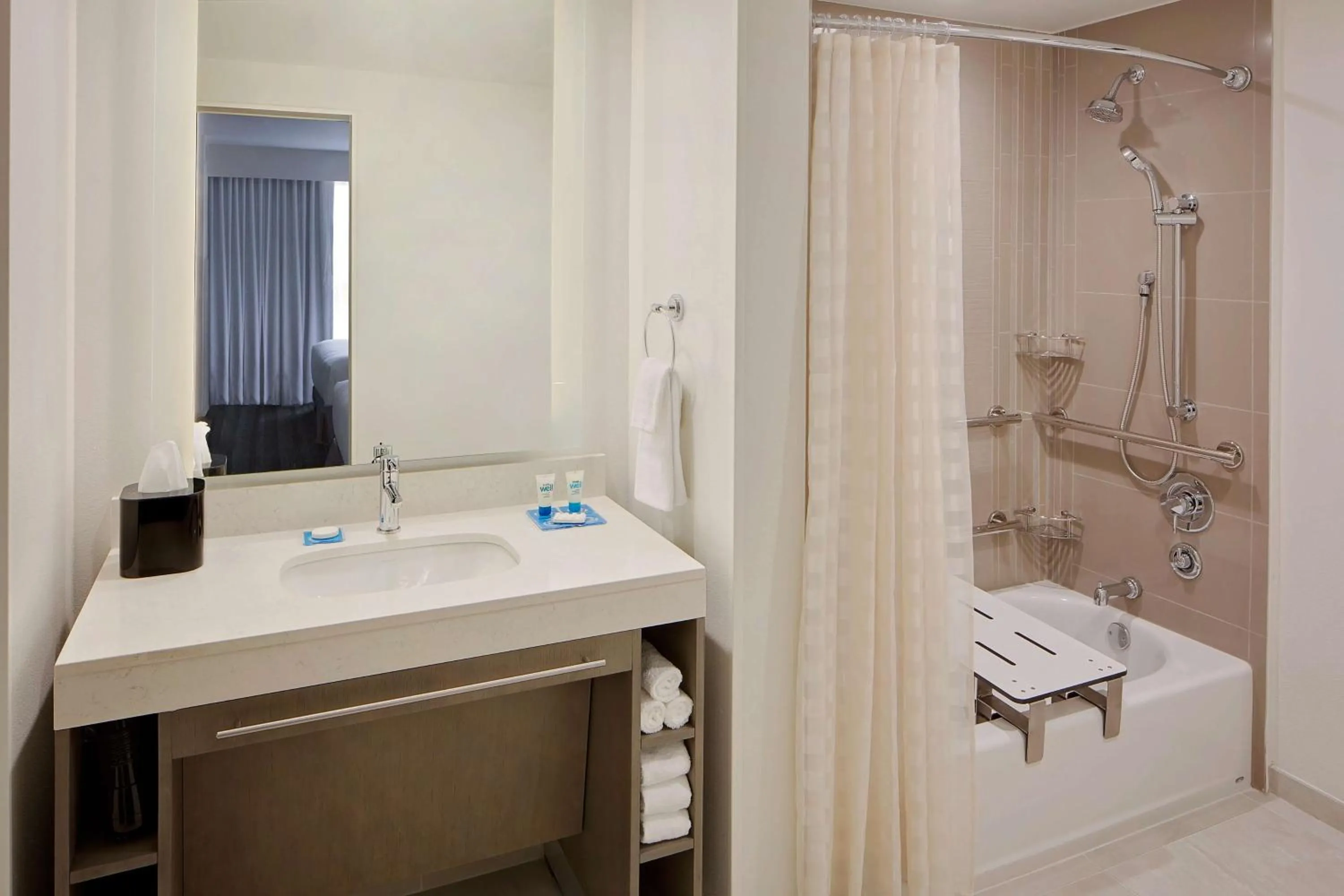 Bathroom in Hyatt House across from Universal Orlando Resort