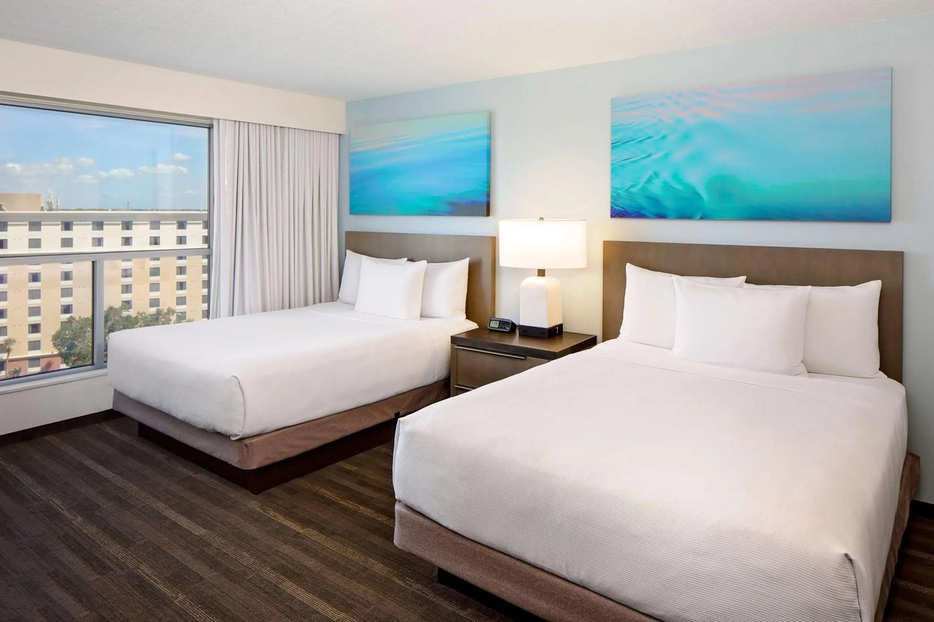 Photo of the whole room, Bed in Hyatt House across from Universal Orlando Resort