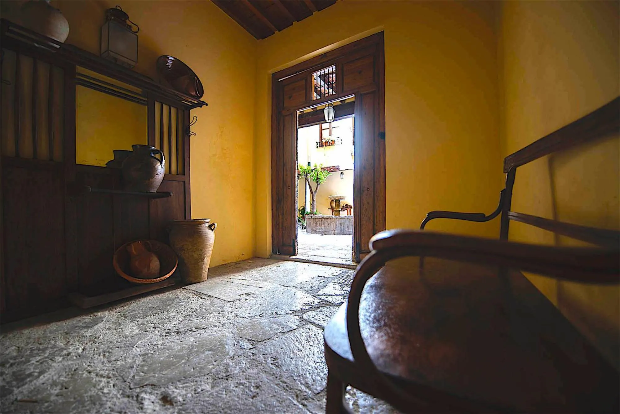 Property building in Alh Patio Apartamentos