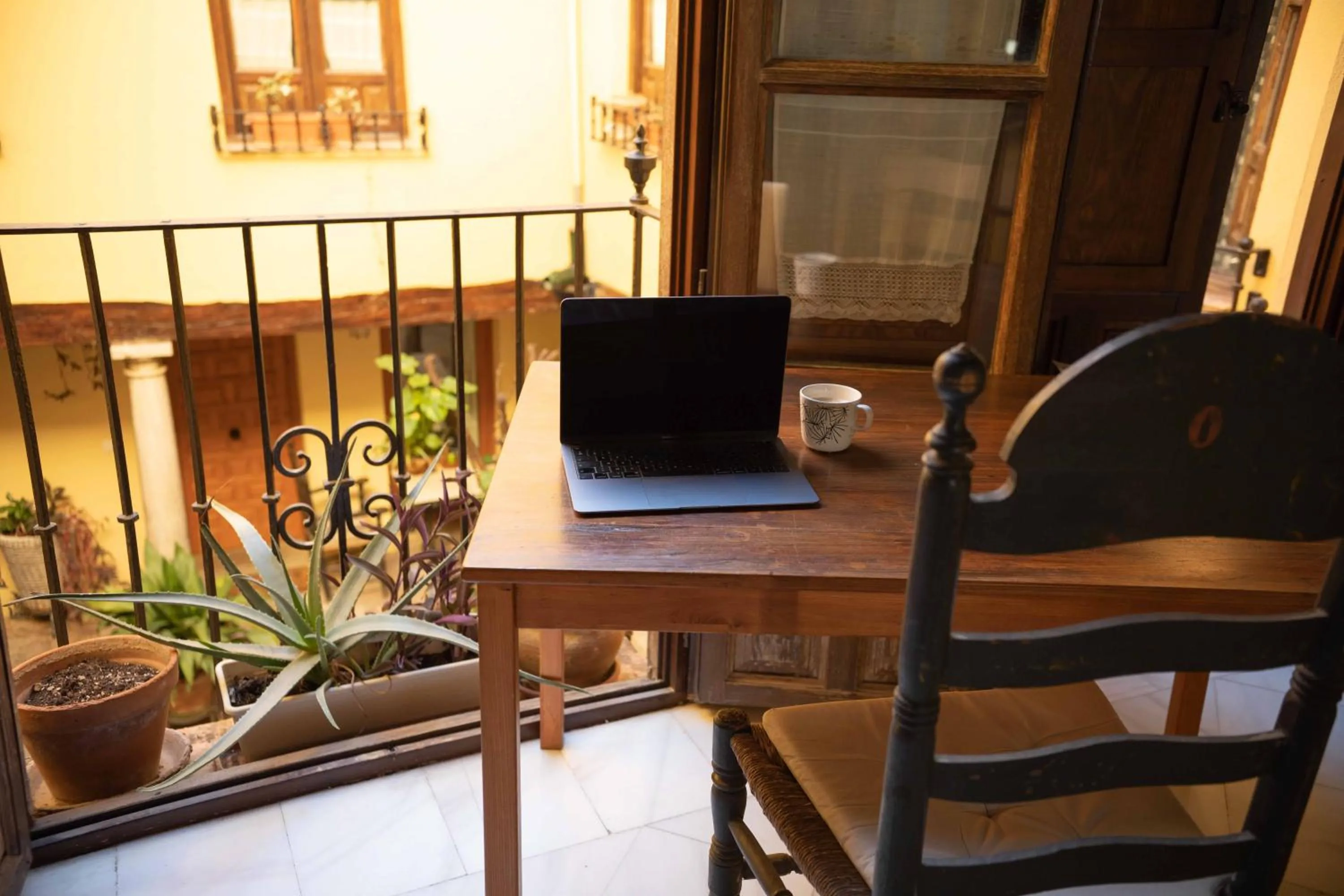 Alh Patio Apartamentos