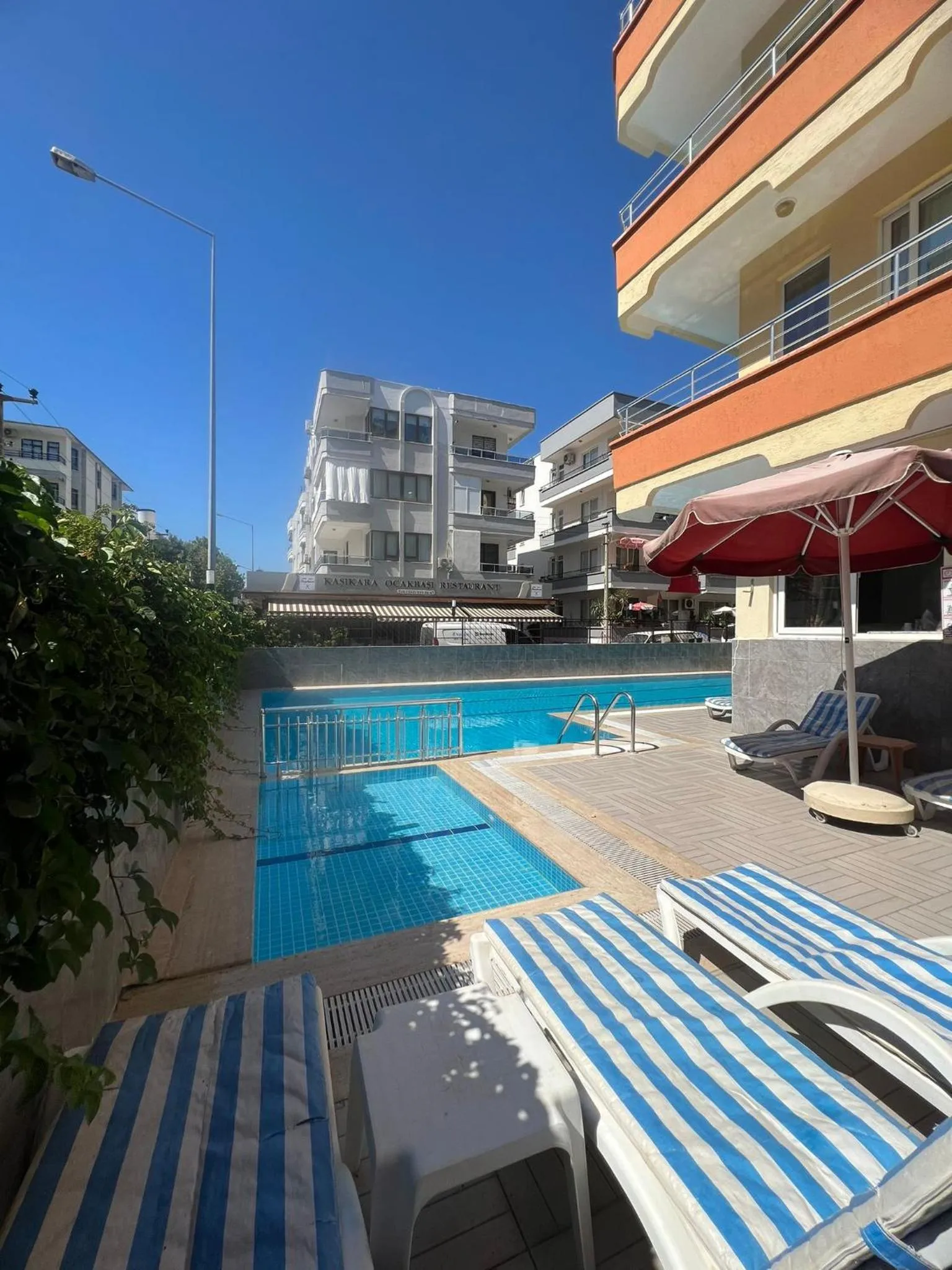 Swimming pool in Safran Apart Hotel