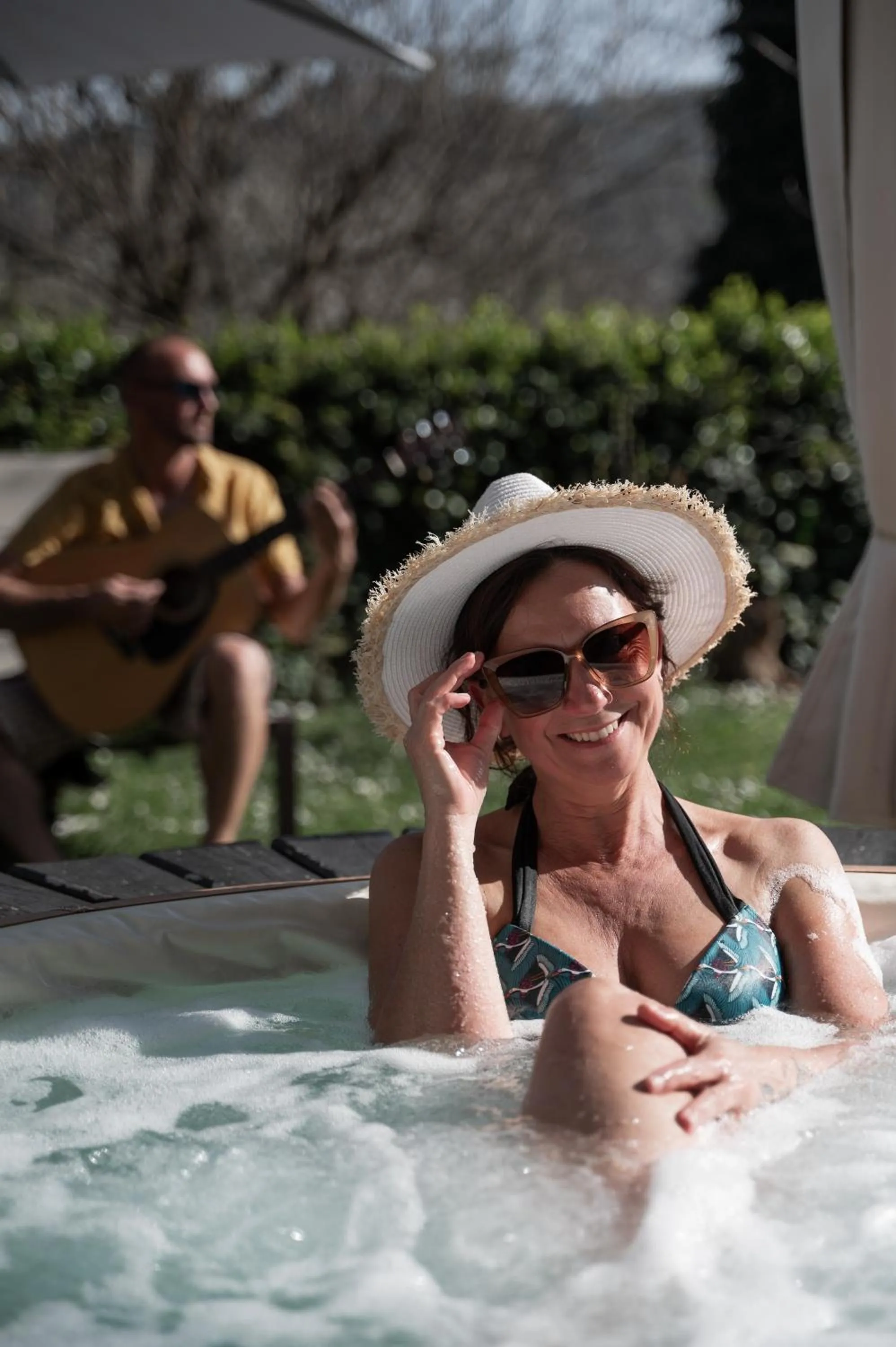 Swimming pool in Baita Naturas con piscina idromassaggio calda, privata e gratuita