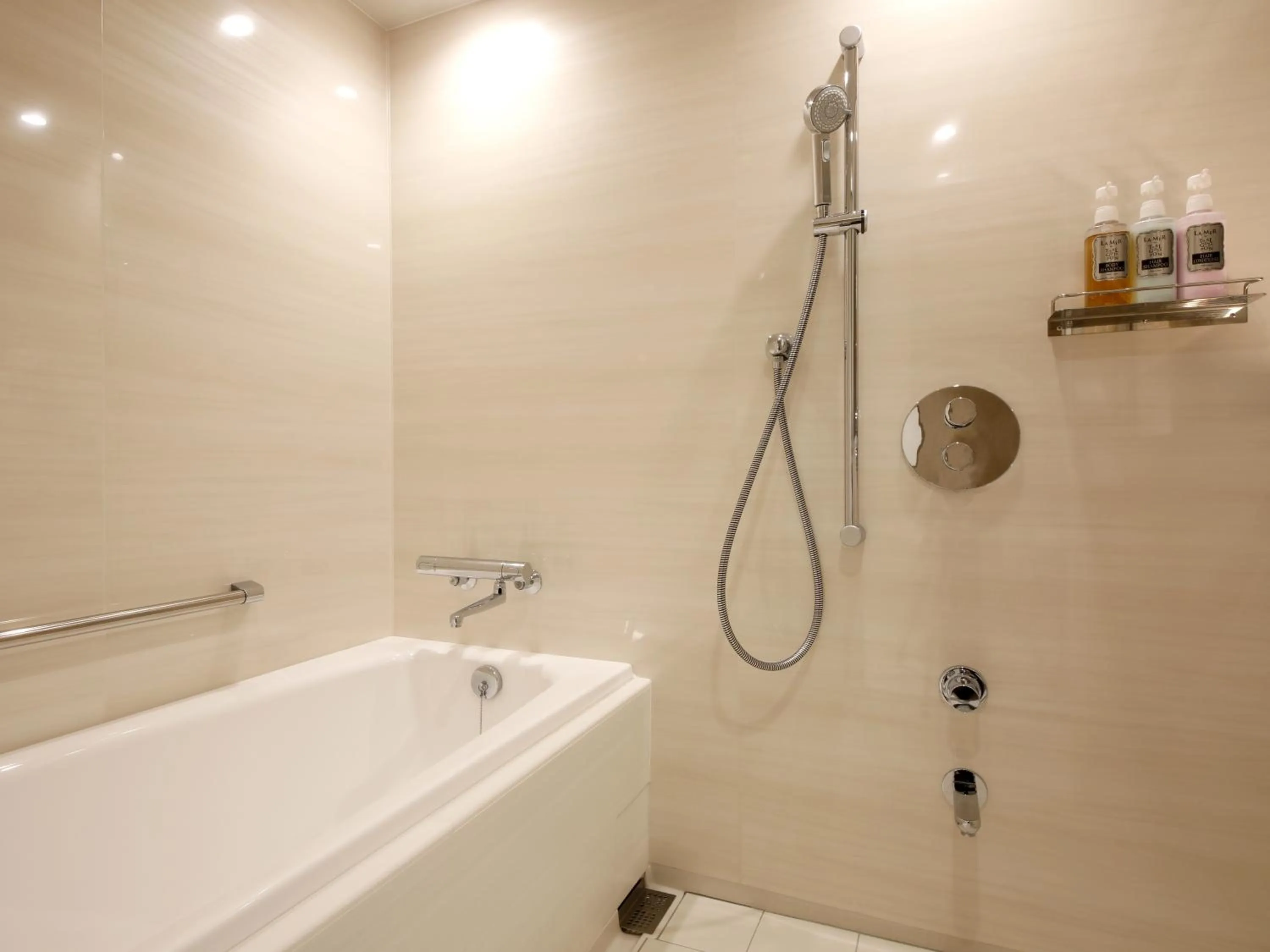 Shower in Hotel Nikko Himeji