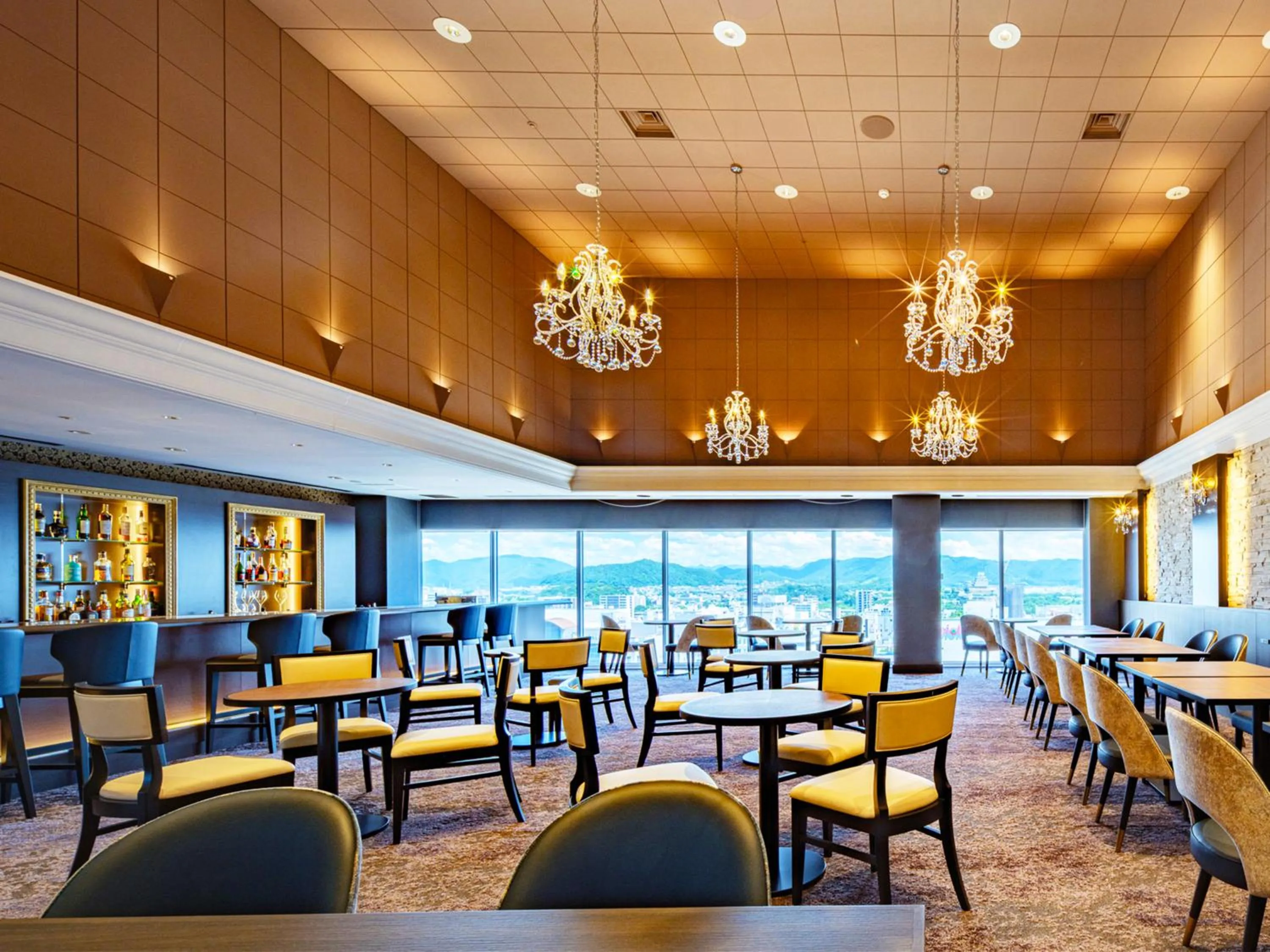 Lounge or bar in Hotel Nikko Himeji