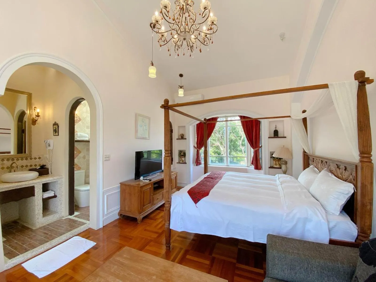 Property building, Bed in My Chateau Resort