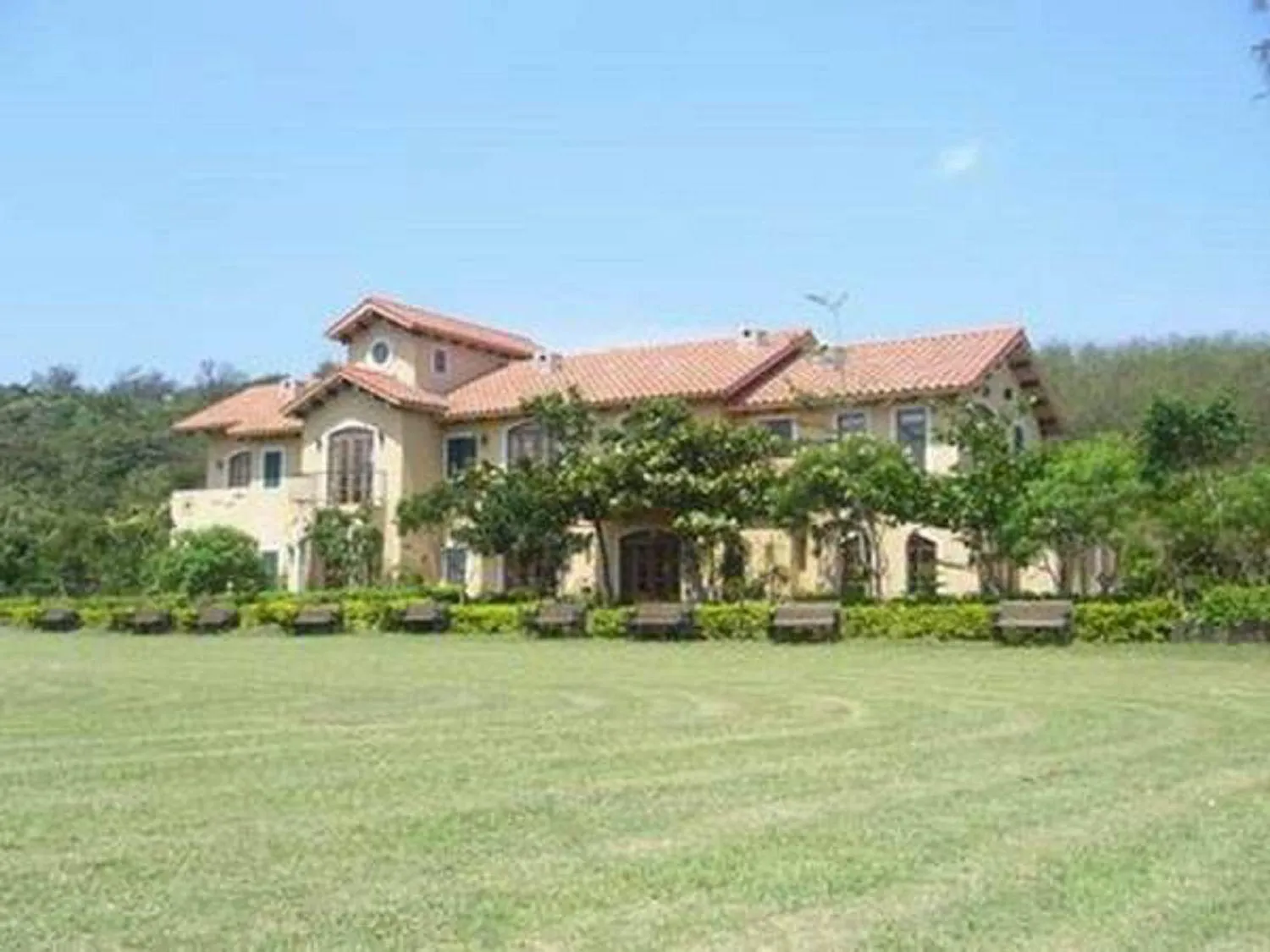 Facade/entrance in My Chateau Resort