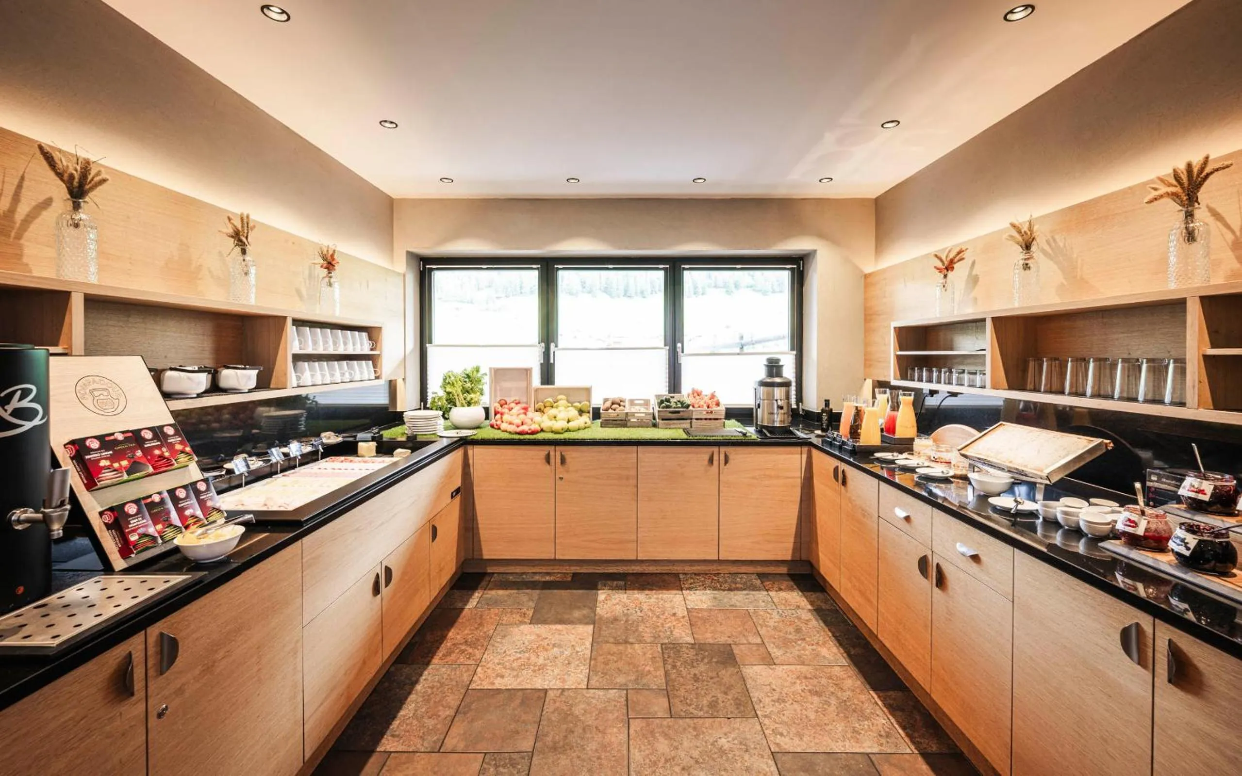 Restaurant/places to eat in Biancaneve Family Hotel