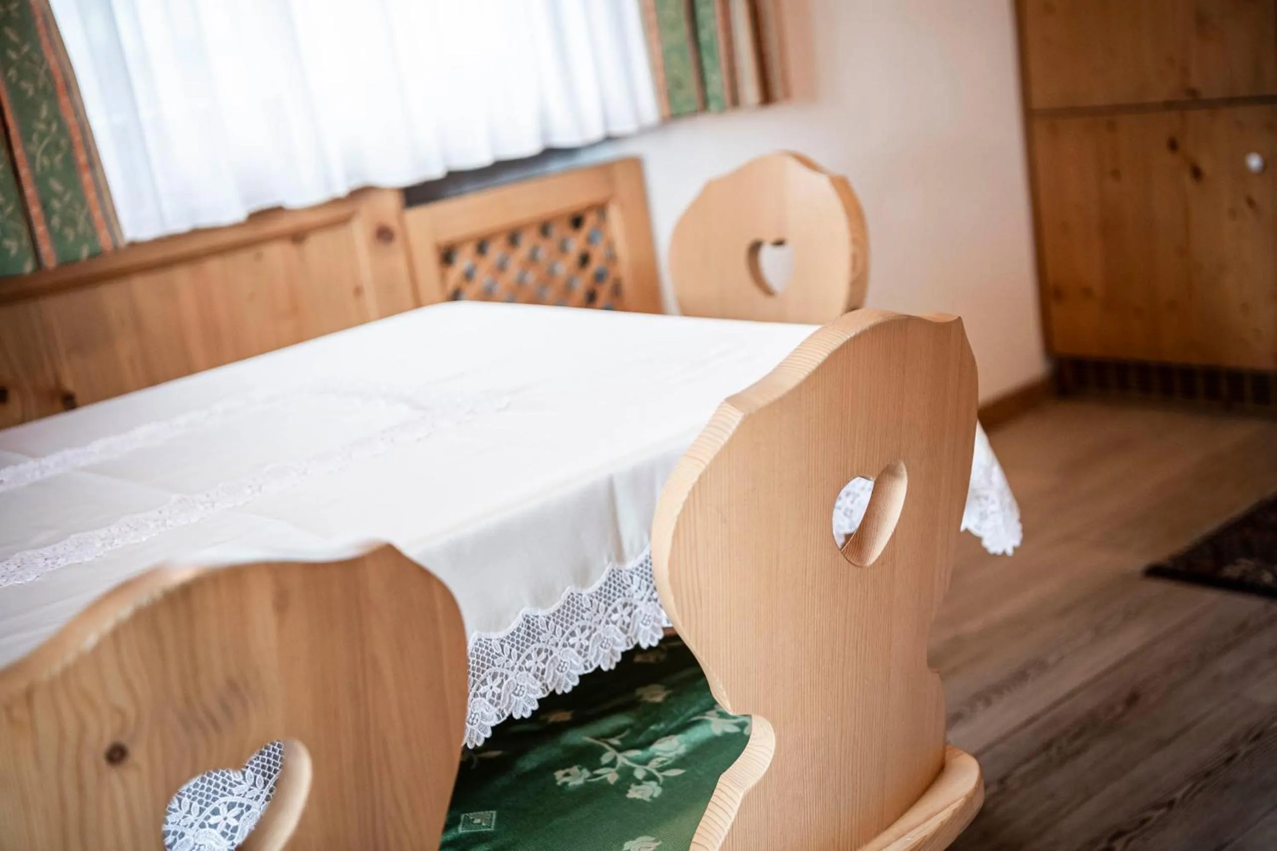 Dining area, Bed in Residence Cesa Rives