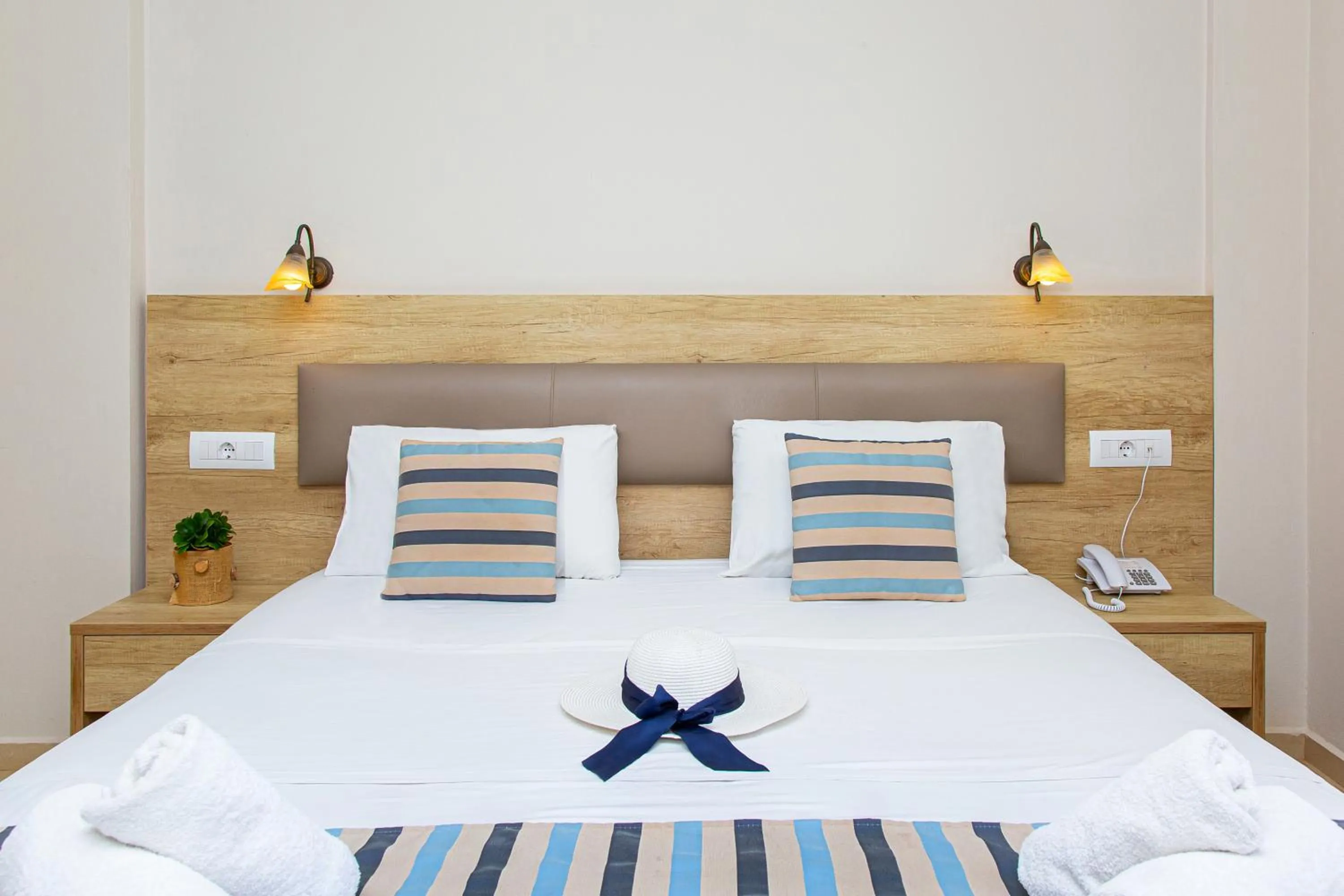 Bedroom, Bed in Theo Star Beach Hotel