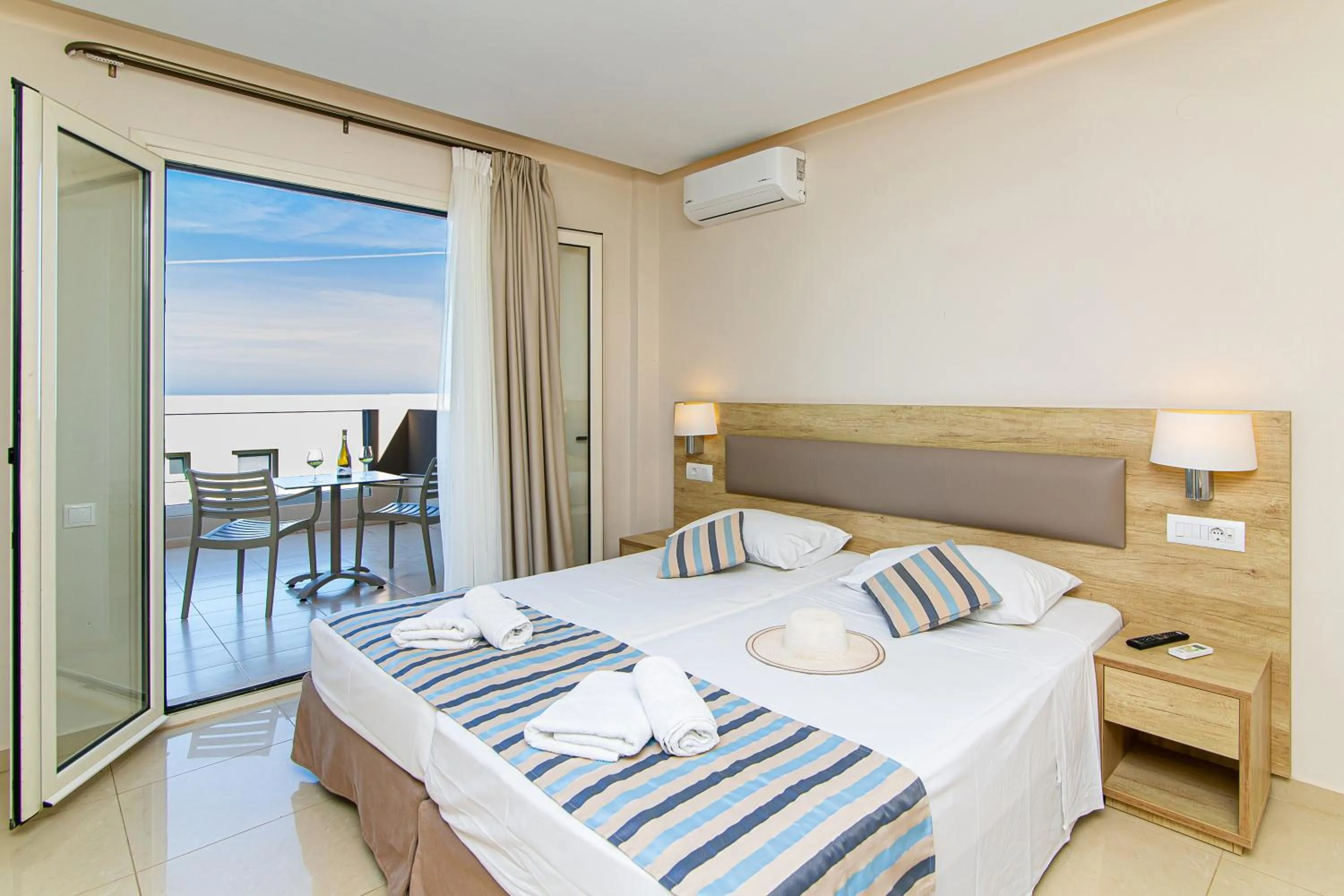 Bedroom, Bed in Theo Star Beach Hotel