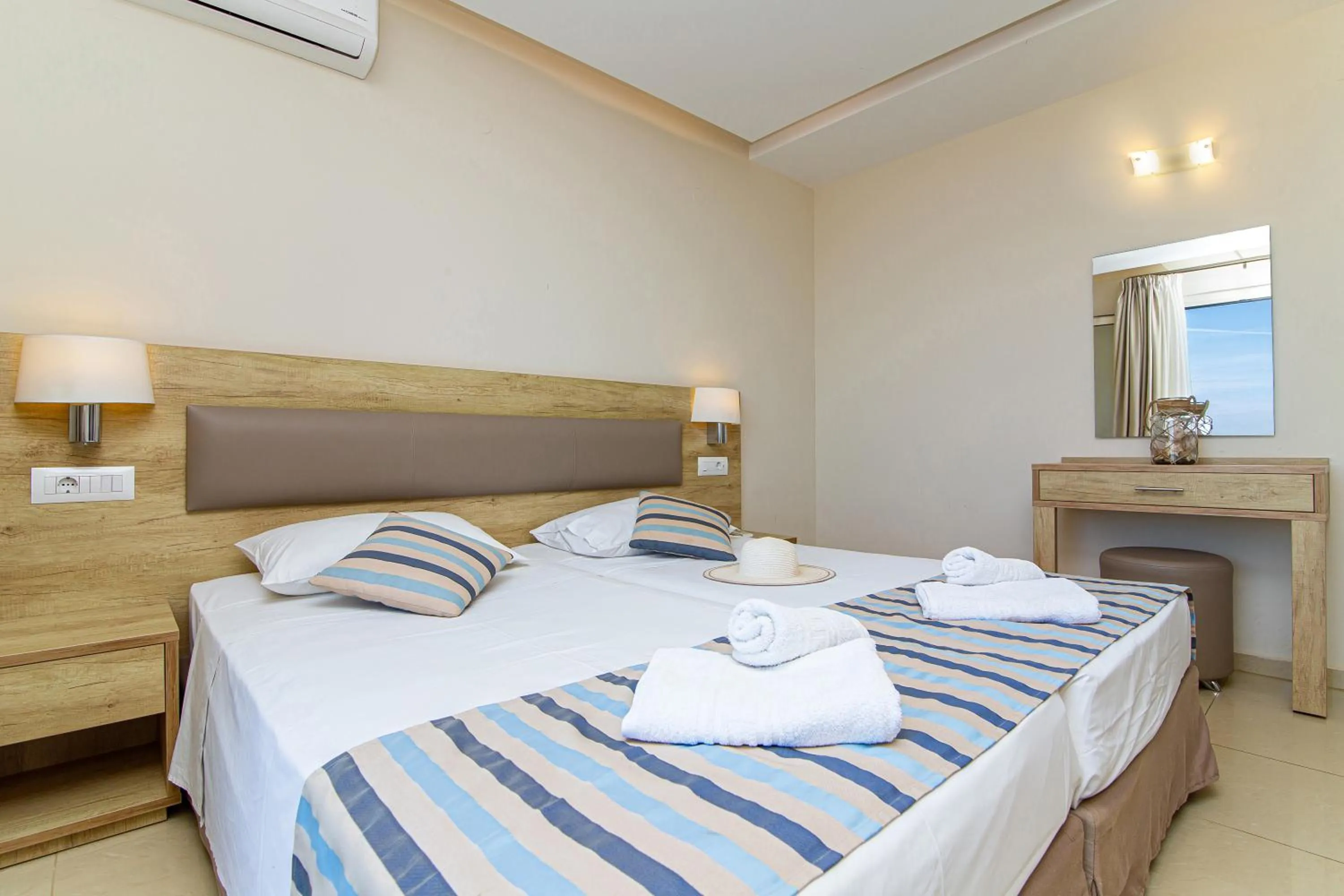 Bedroom, Bed in Theo Star Beach Hotel