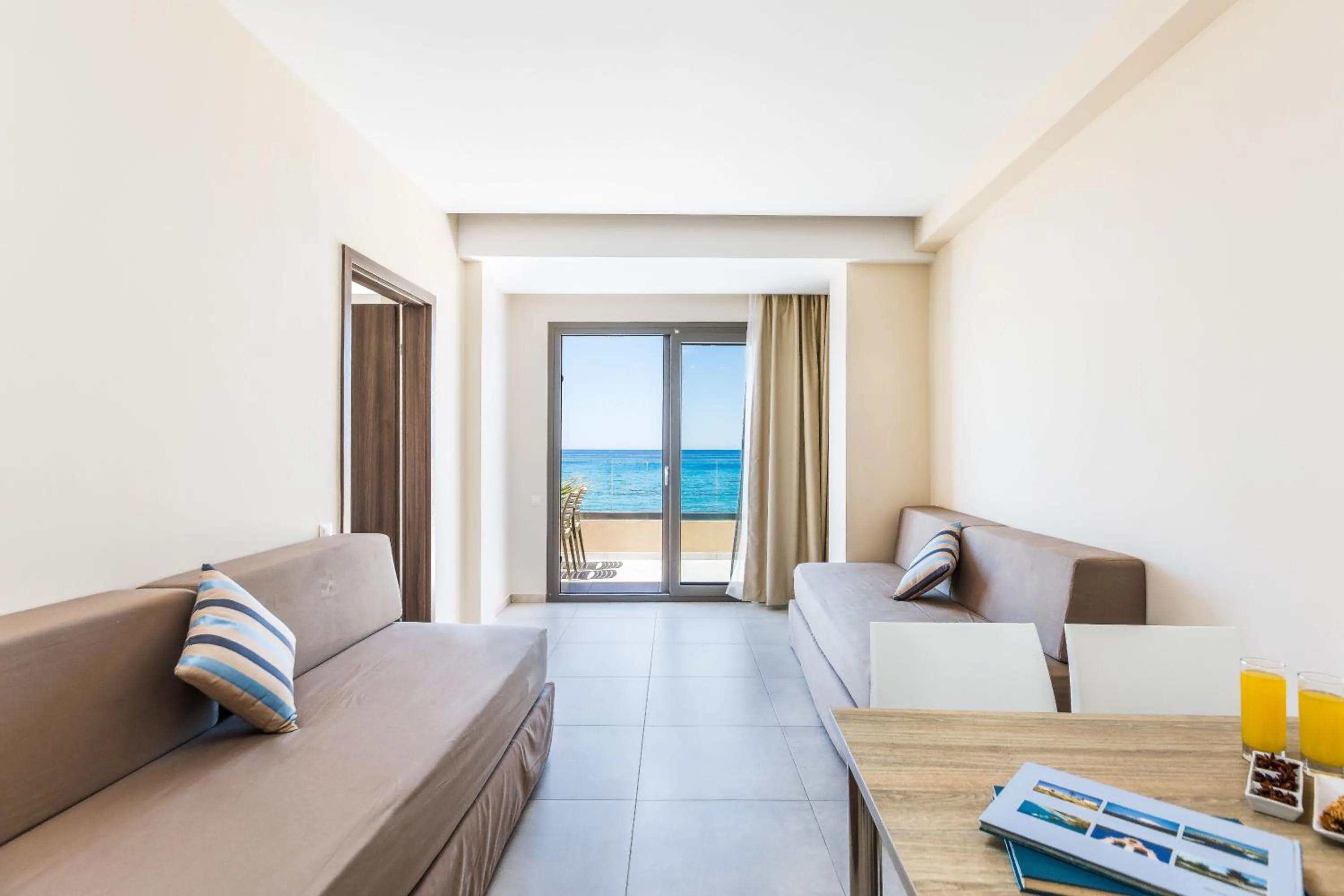 Balcony/Terrace, Bed in Theo Star Beach Hotel