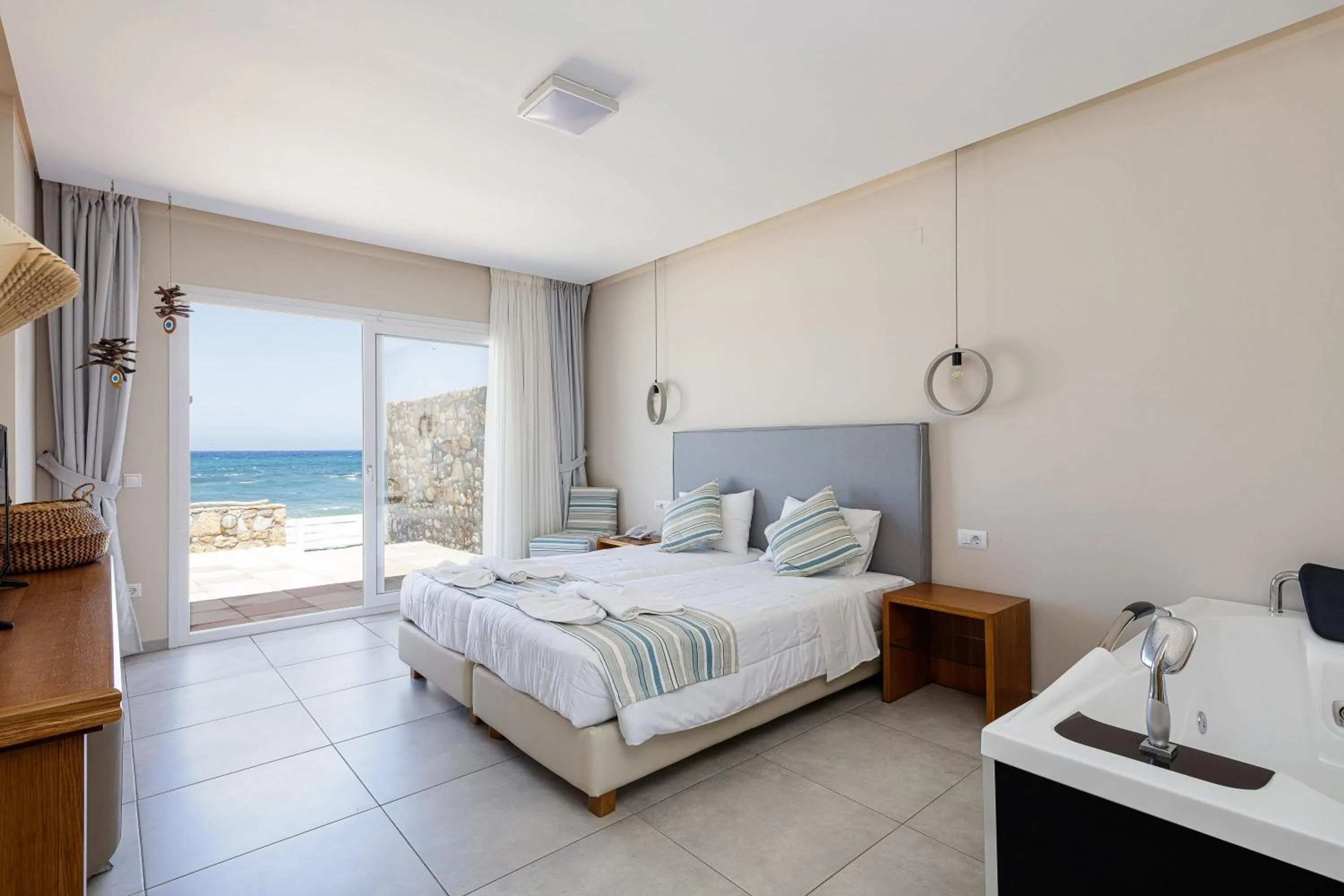 TV and multimedia, Bed in Theo Star Beach Hotel