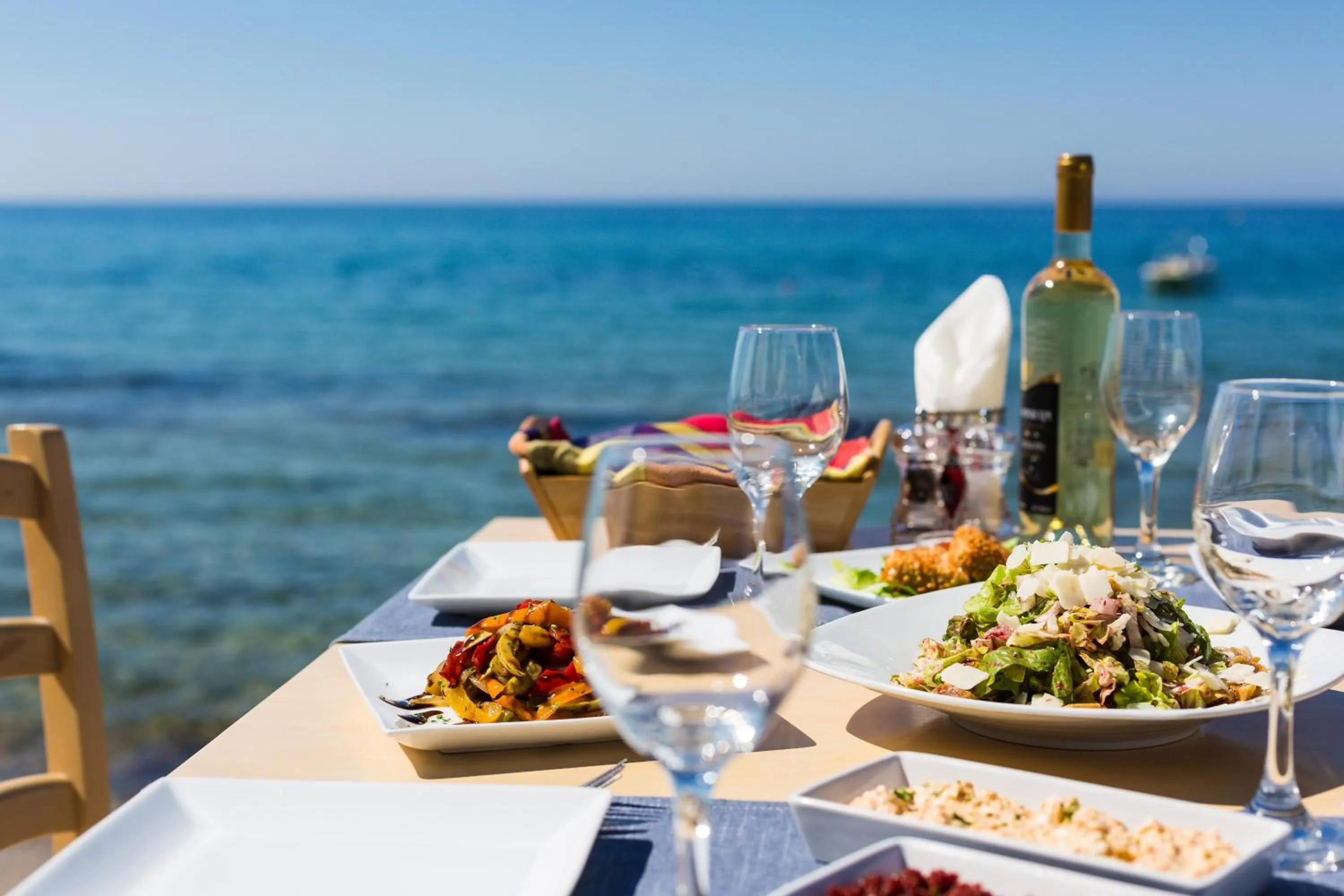 Food and drinks in Theo Star Beach Hotel