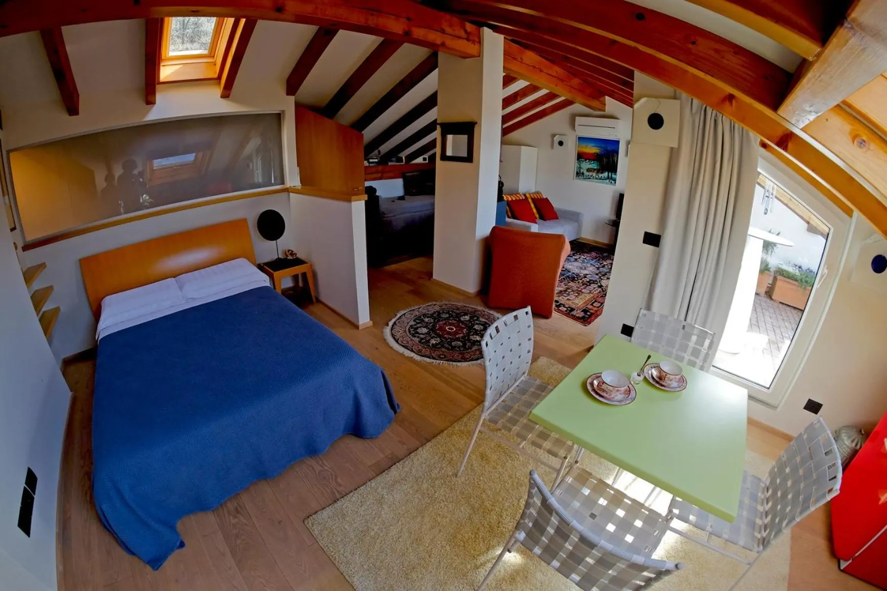 Photo of the whole room in Suite Ananda