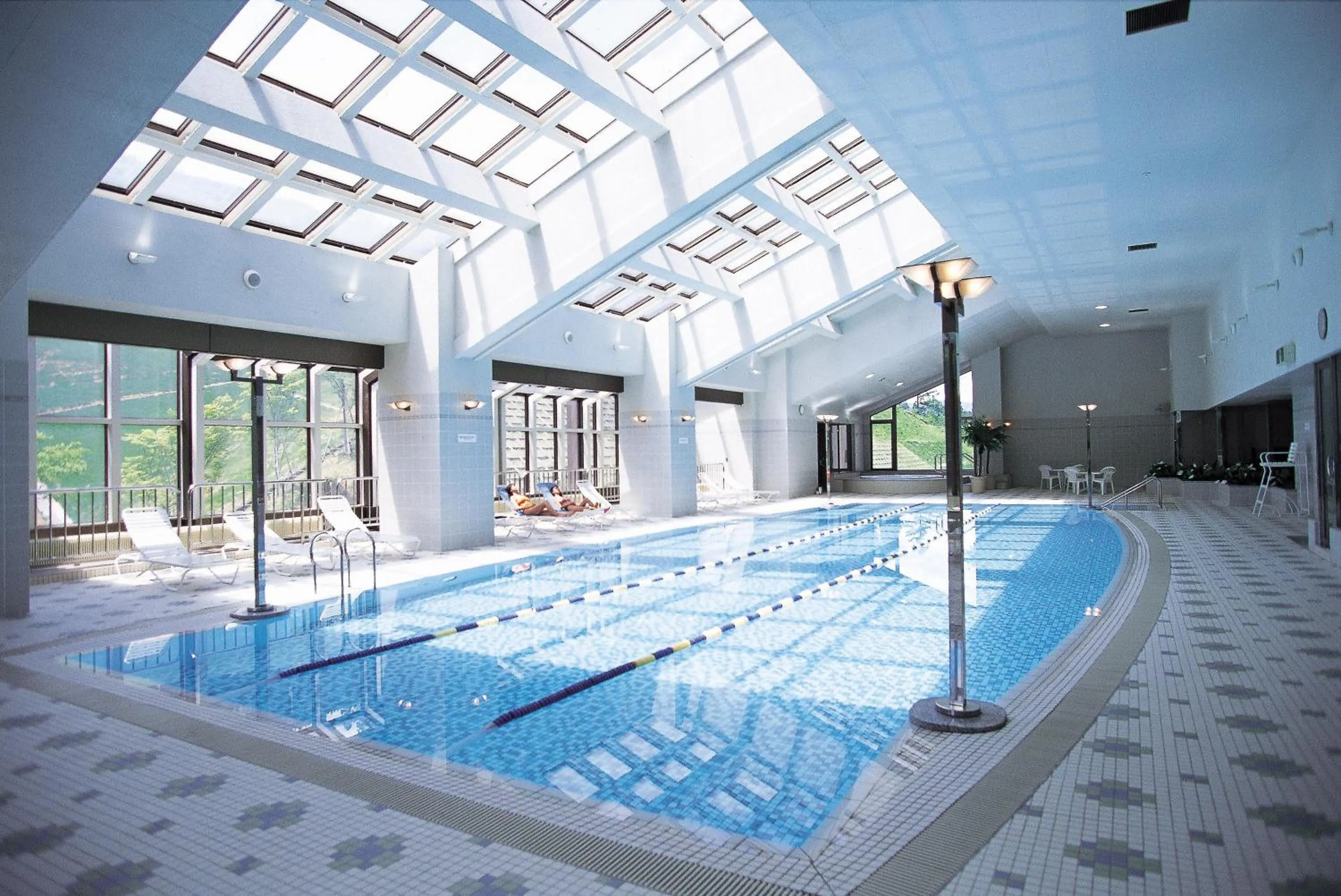 Swimming pool in NASPA New Otani
