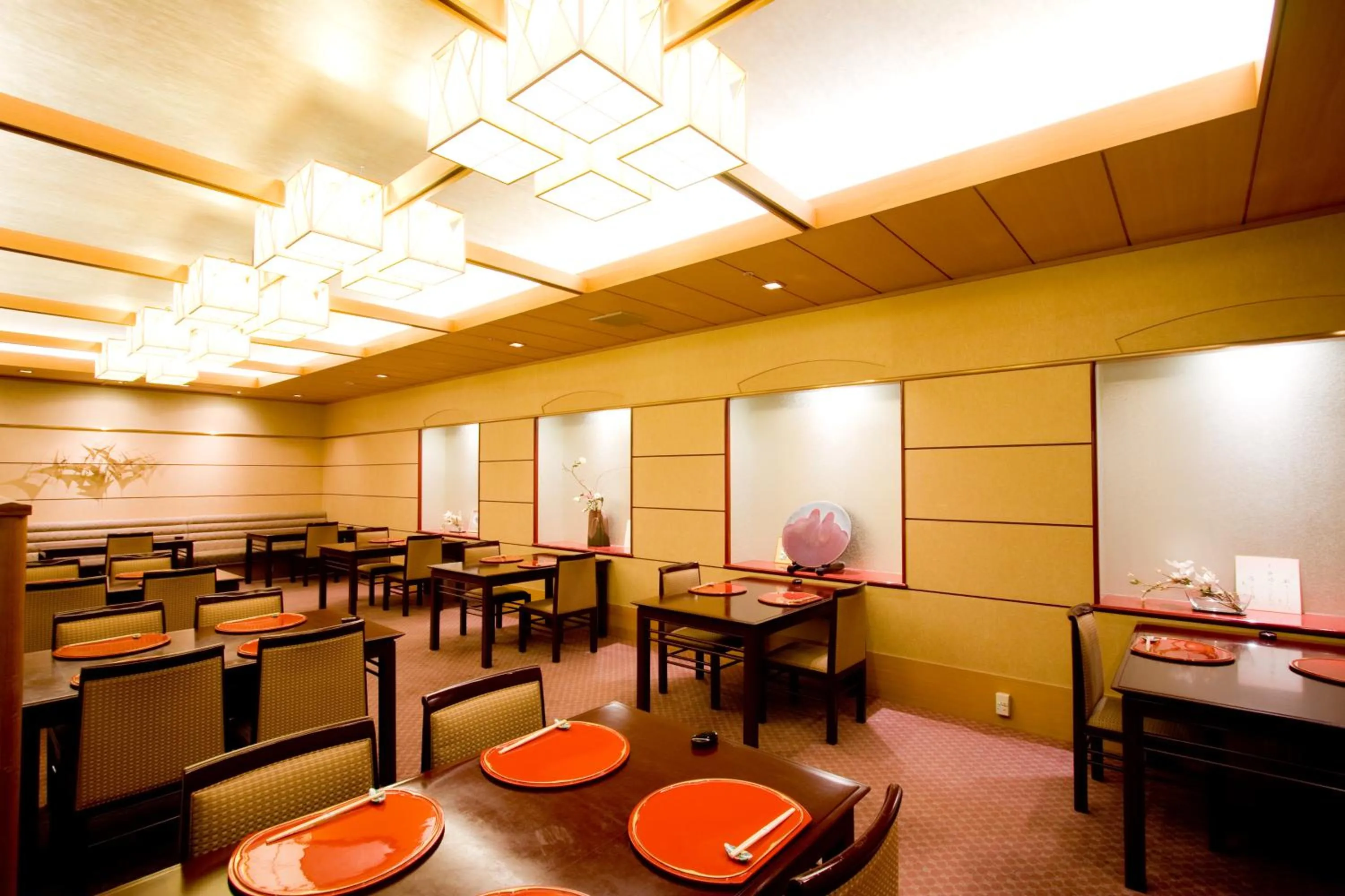 Restaurant/places to eat in NASPA New Otani