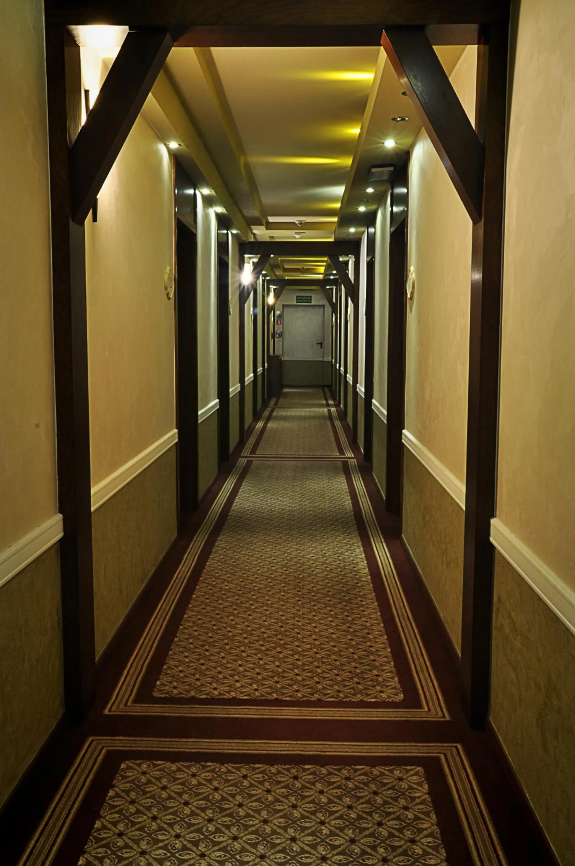 Area and facilities in Ahotel