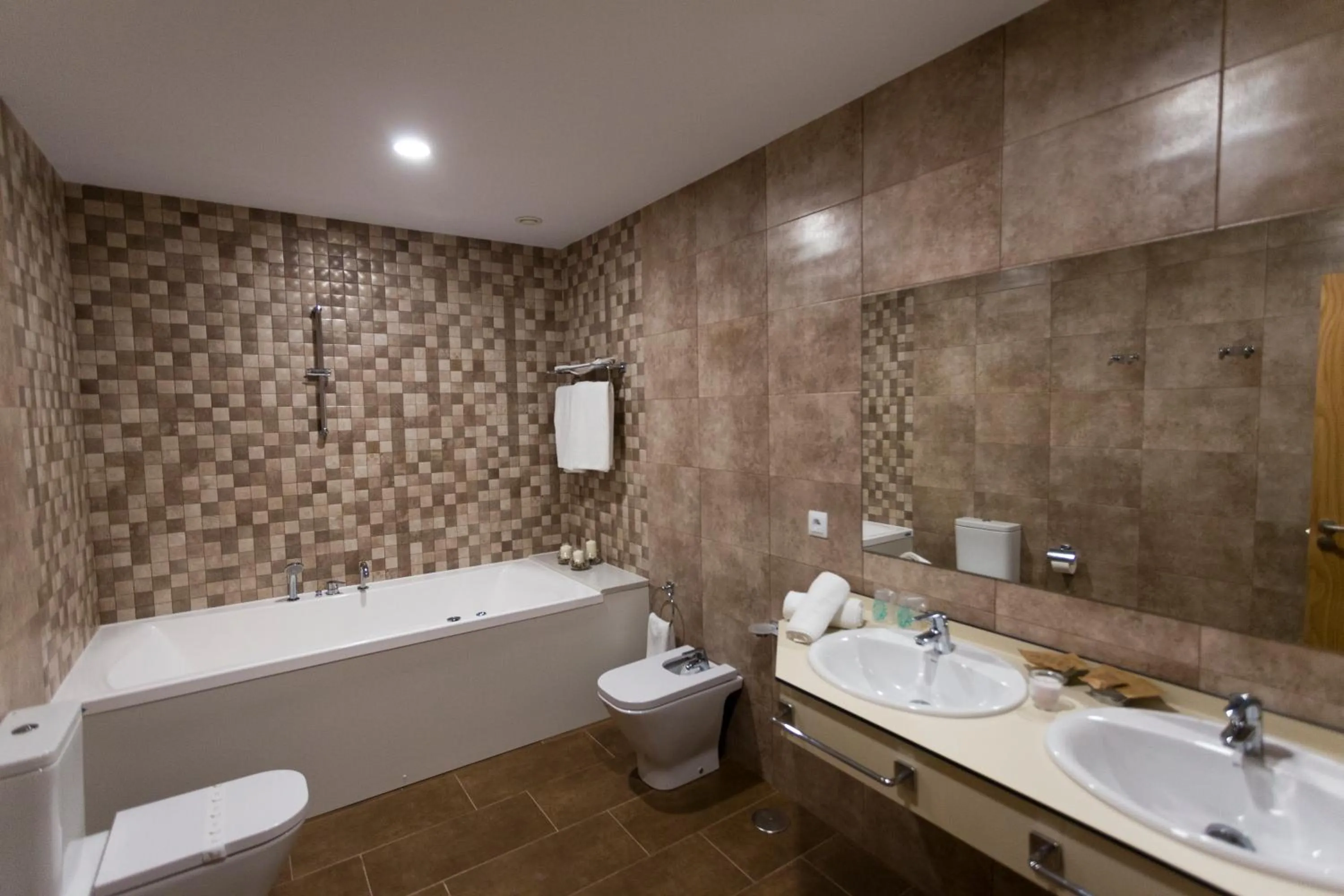 Bath in Hotel A Roldana