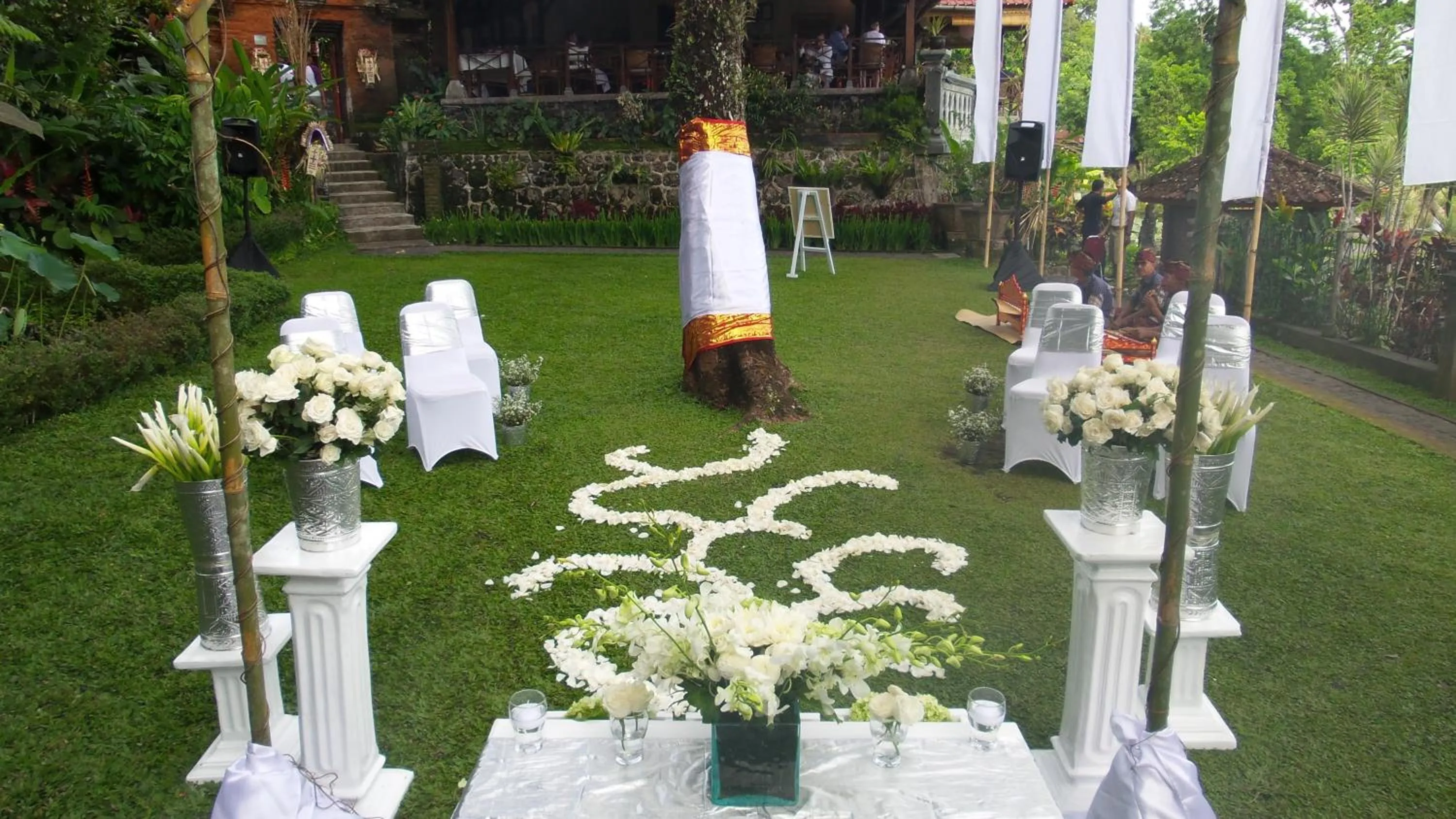 Facade/entrance in Tirta Ayu Hotel and Restaurant
