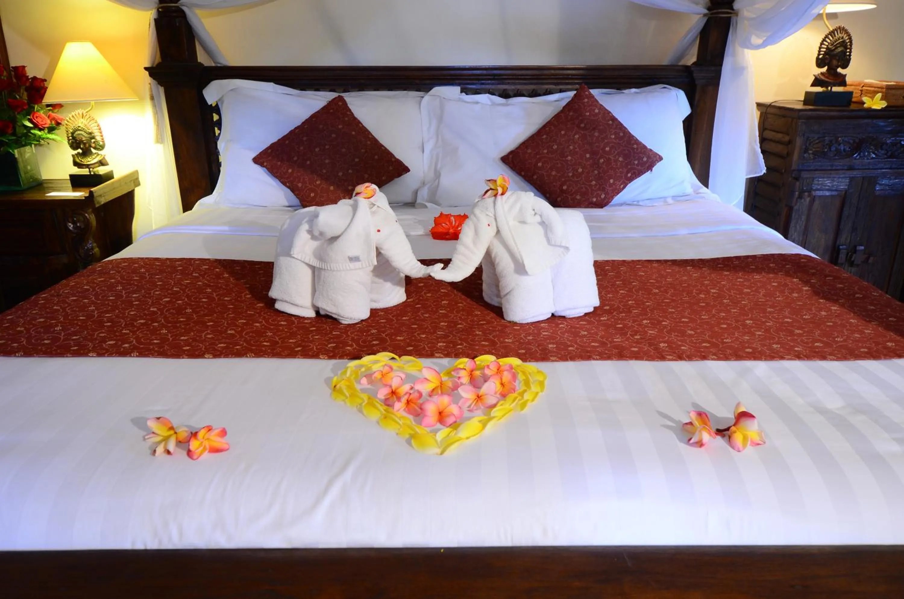 Bed in Tirta Ayu Hotel and Restaurant