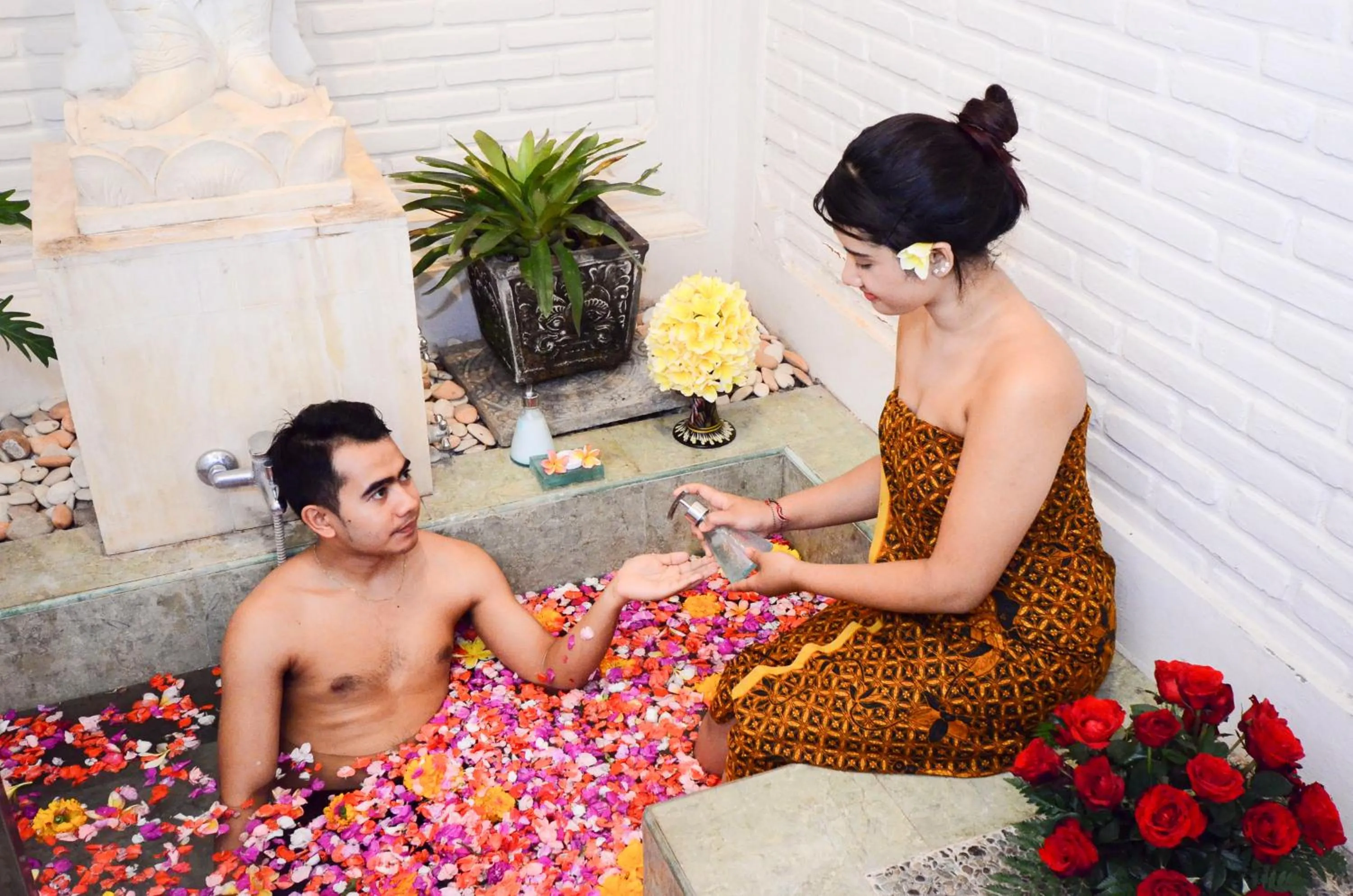 Photo of the whole room in Tirta Ayu Hotel and Restaurant