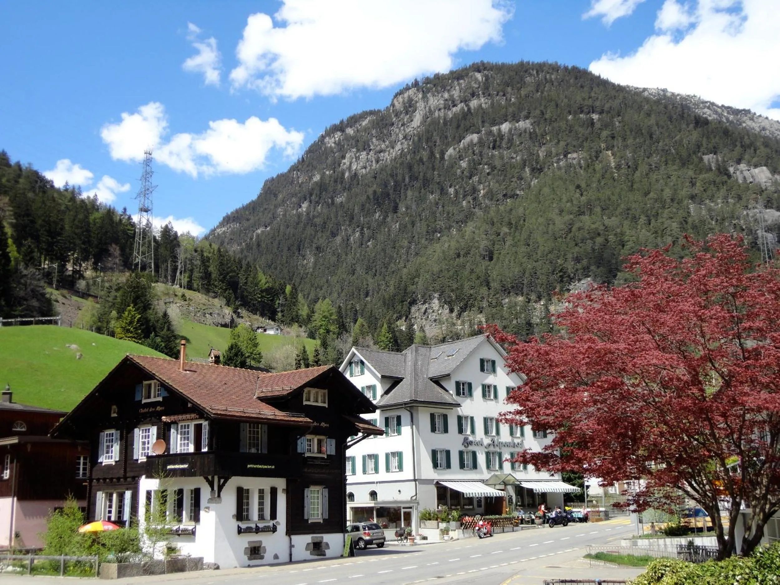 Facade/entrance in Gotthard Backpacker
