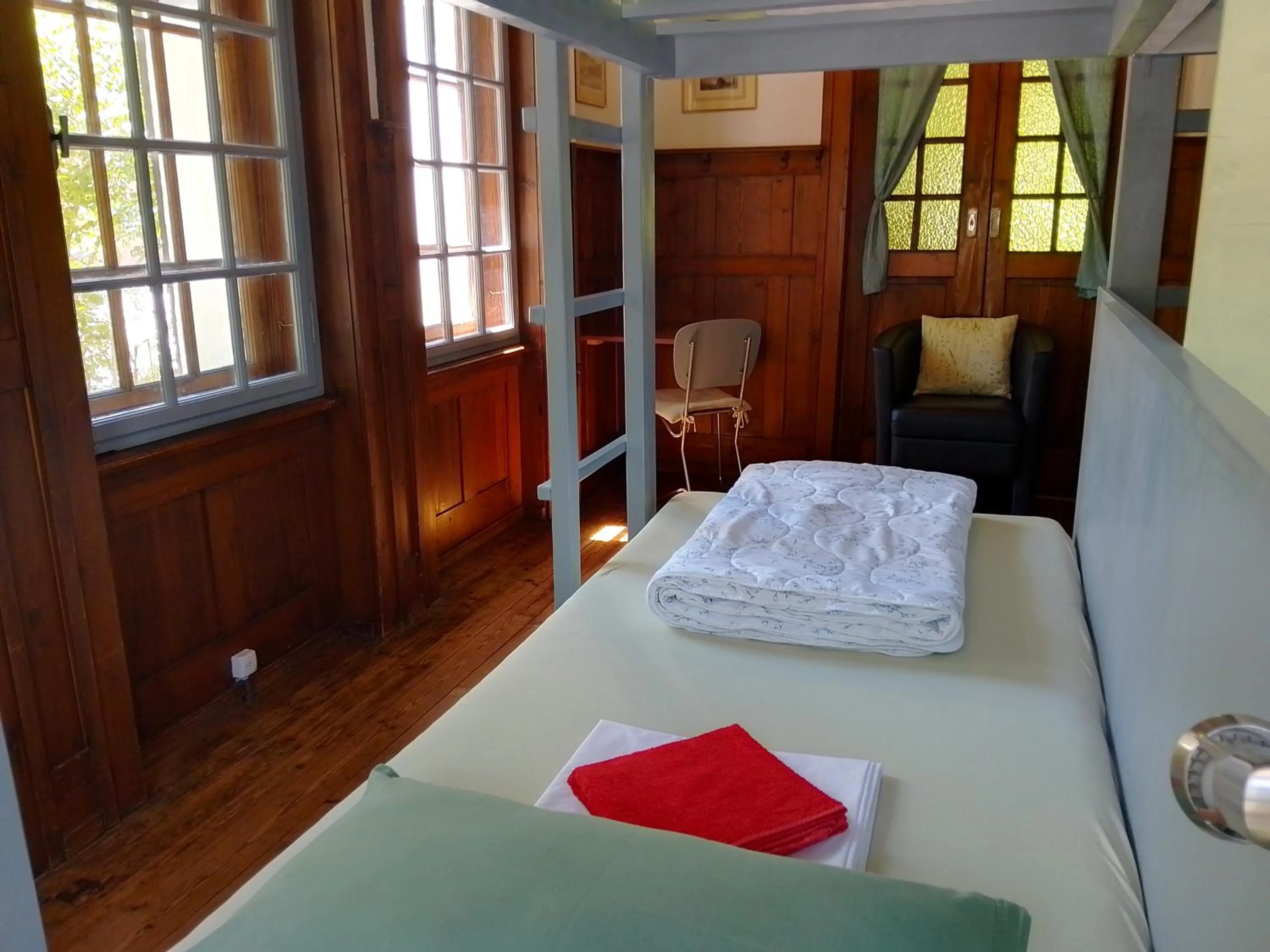 Bedroom, Bed in Gotthard Backpacker