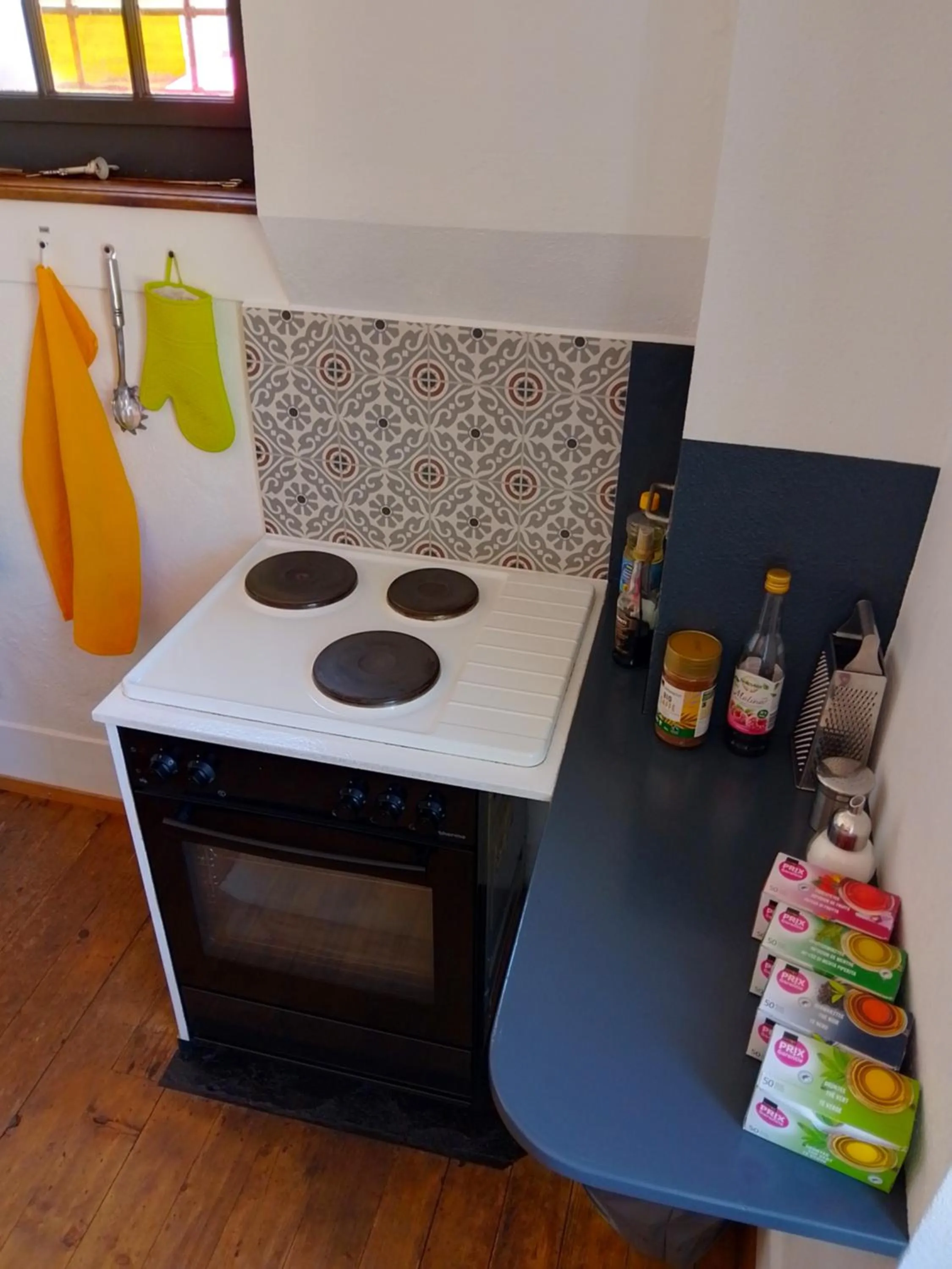 kitchen in Gotthard Backpacker