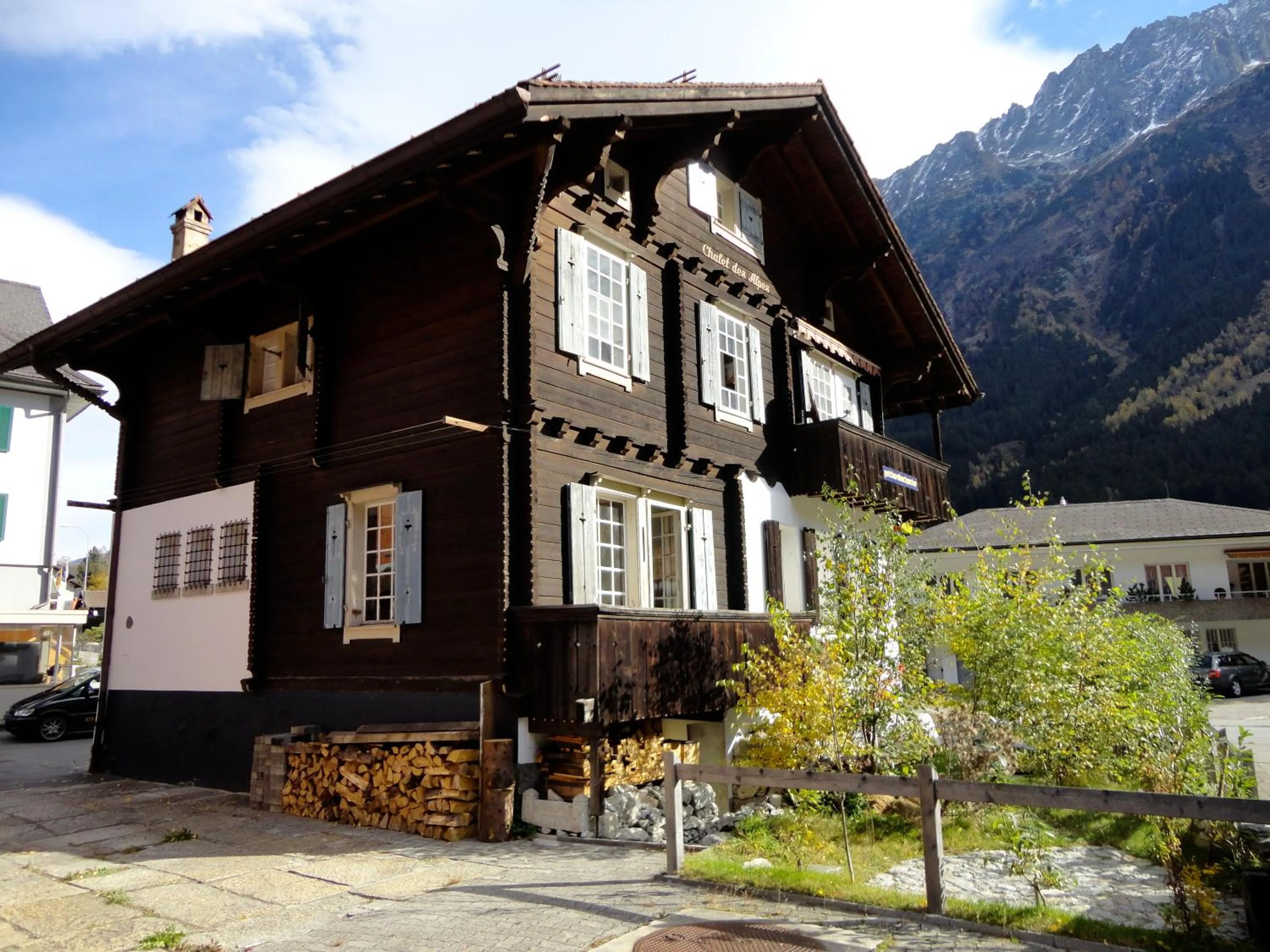 Facade/entrance in Gotthard Backpacker