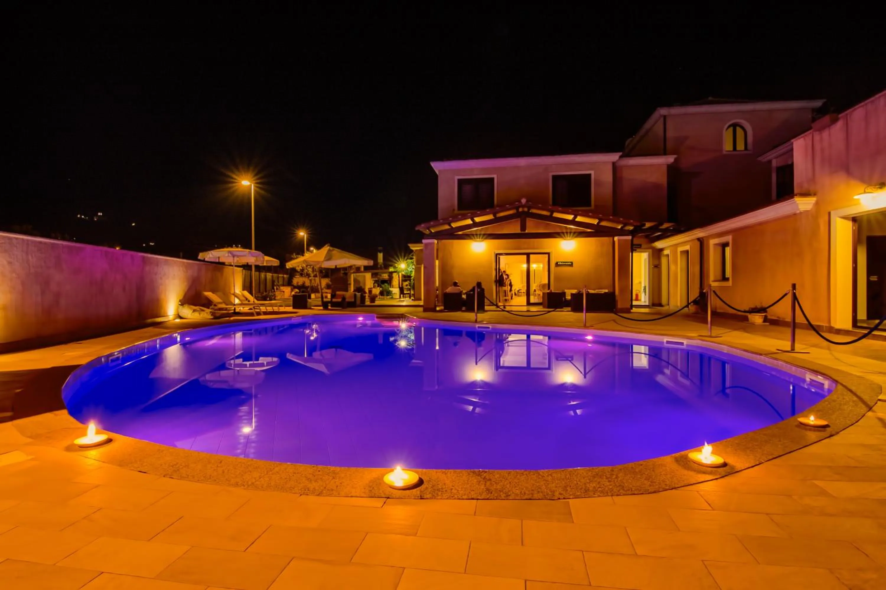 Swimming pool in Hotel La Perla