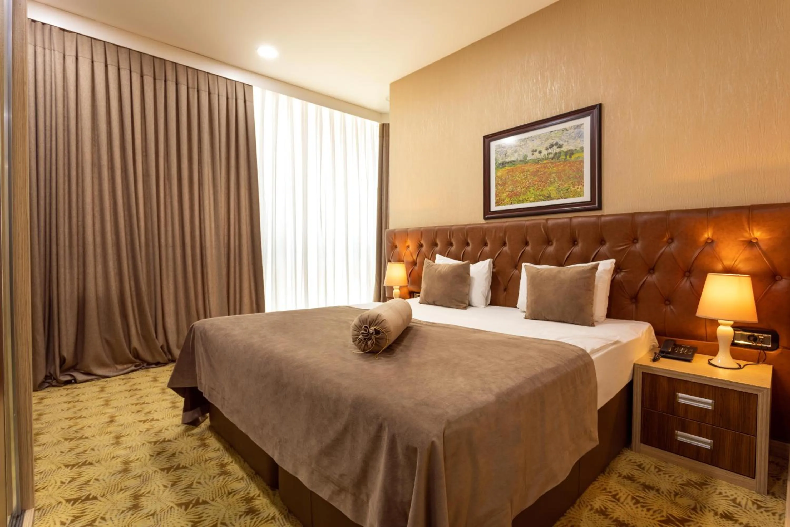 Bed in West Shine Hotel