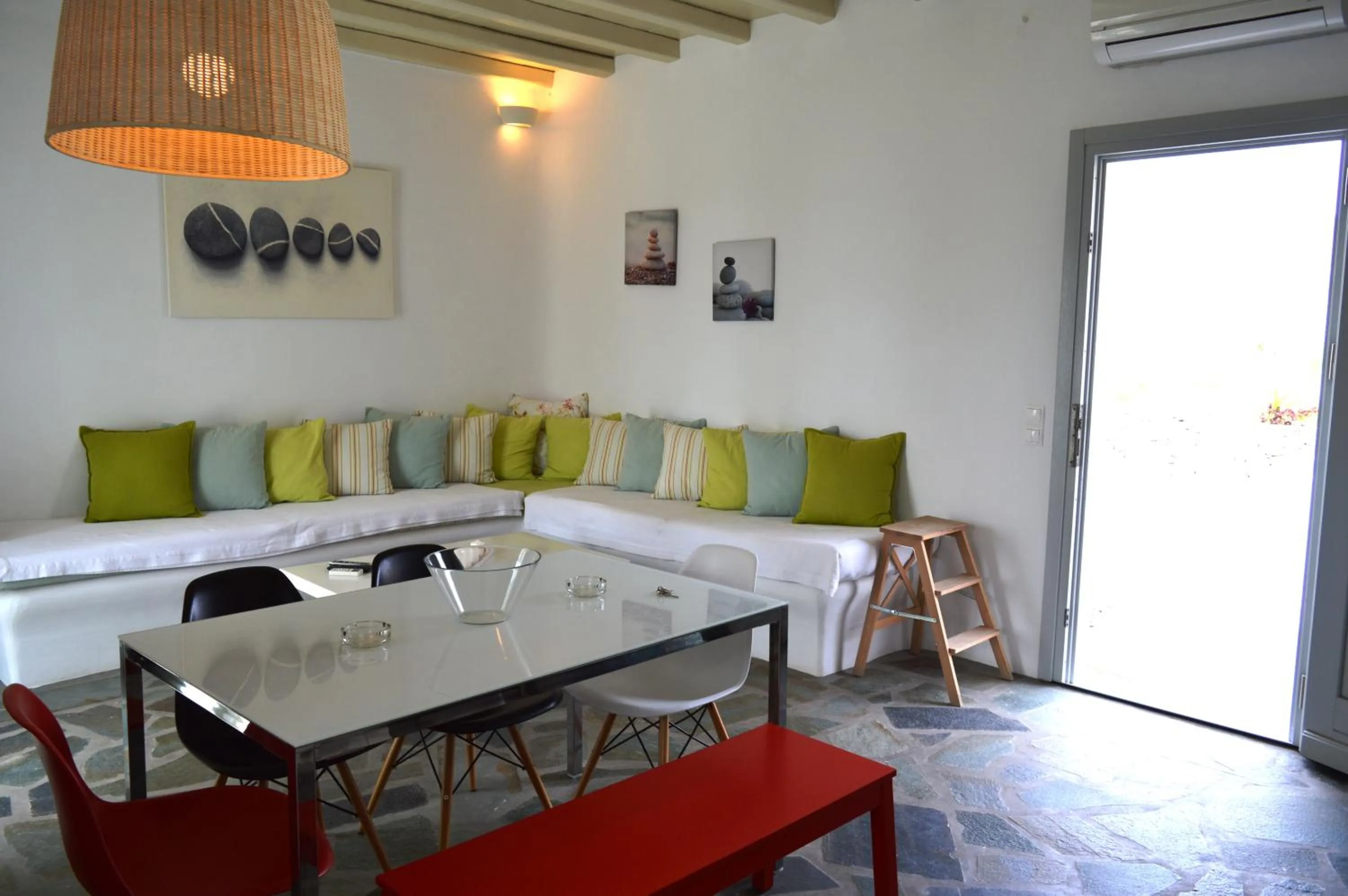 Living room in Sea Side Studios & Houses