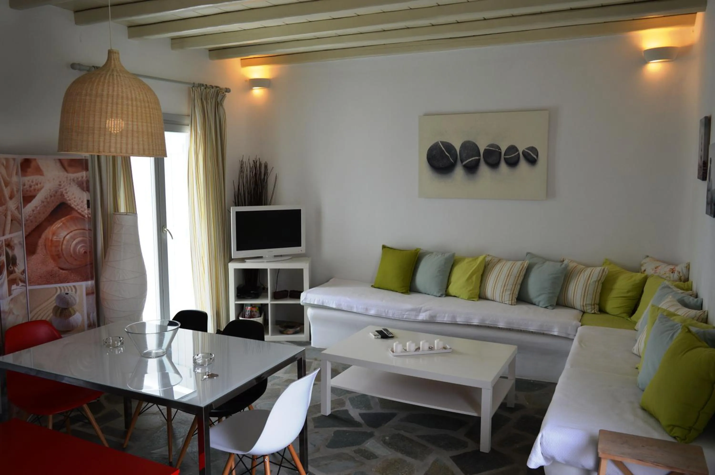 Living room in Sea Side Studios & Houses