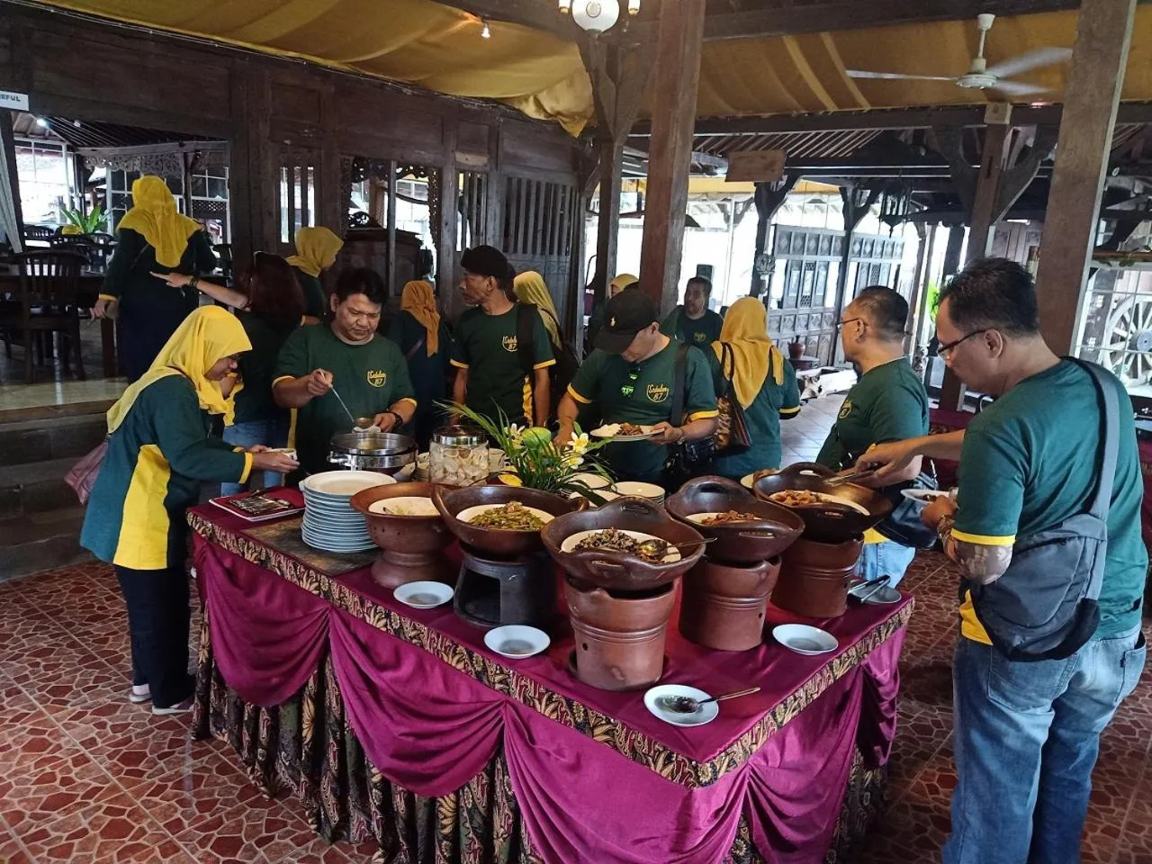 Breakfast in Joglo Plawang Villa & Resort