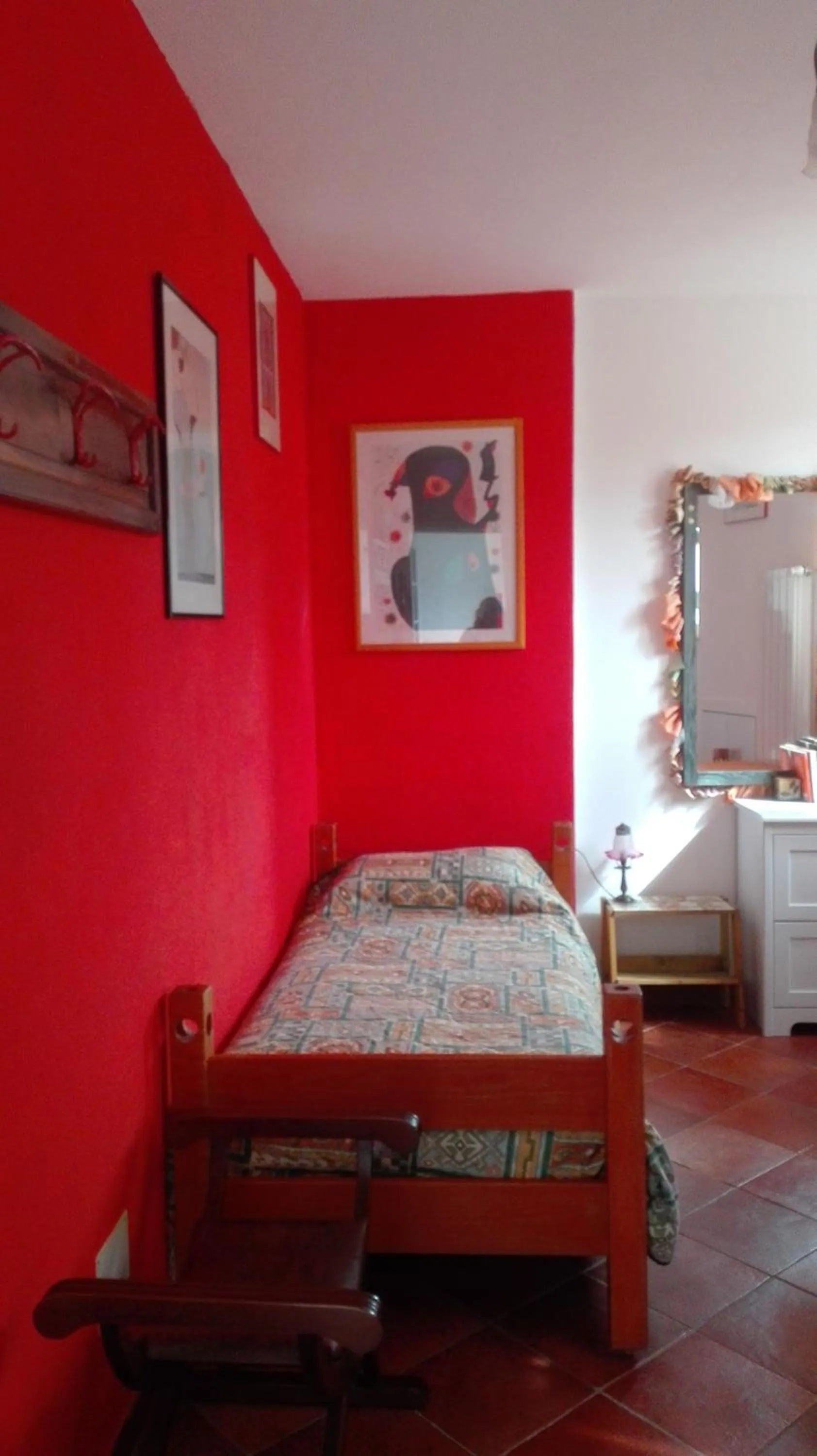 Decorative detail, Bed in Il Pozzo e il Melograno