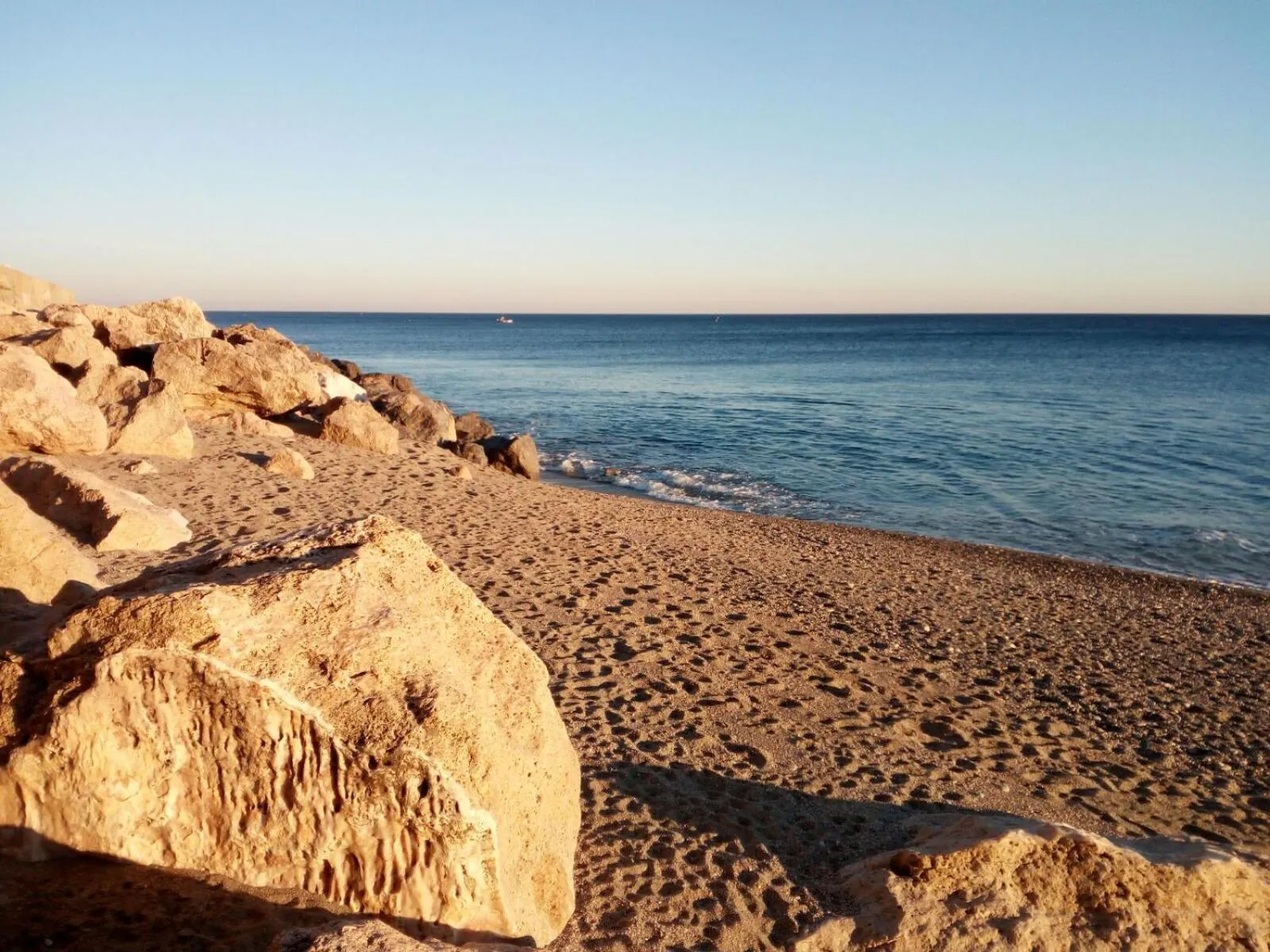 Beach in Il Pozzo e il Melograno