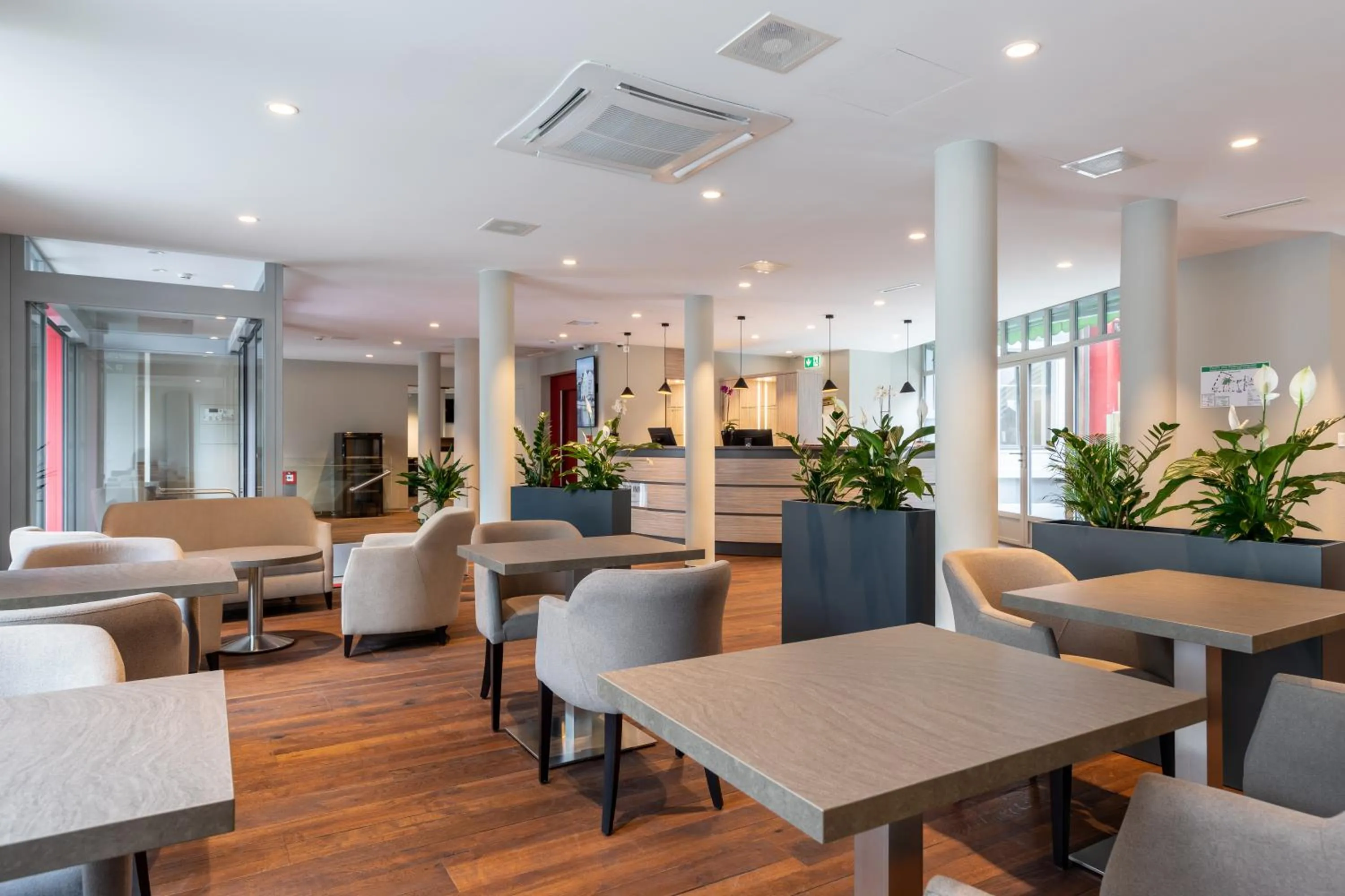 Lobby or reception in Trip Inn Zurich Hotel