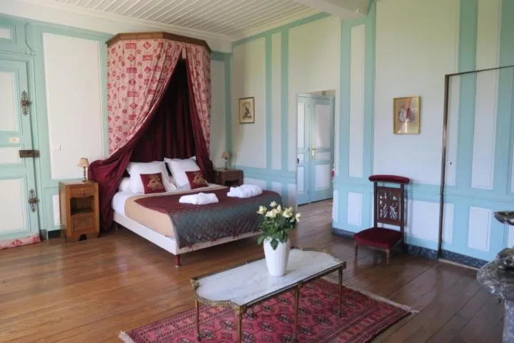 Bed in Château de Vitry-la-Ville