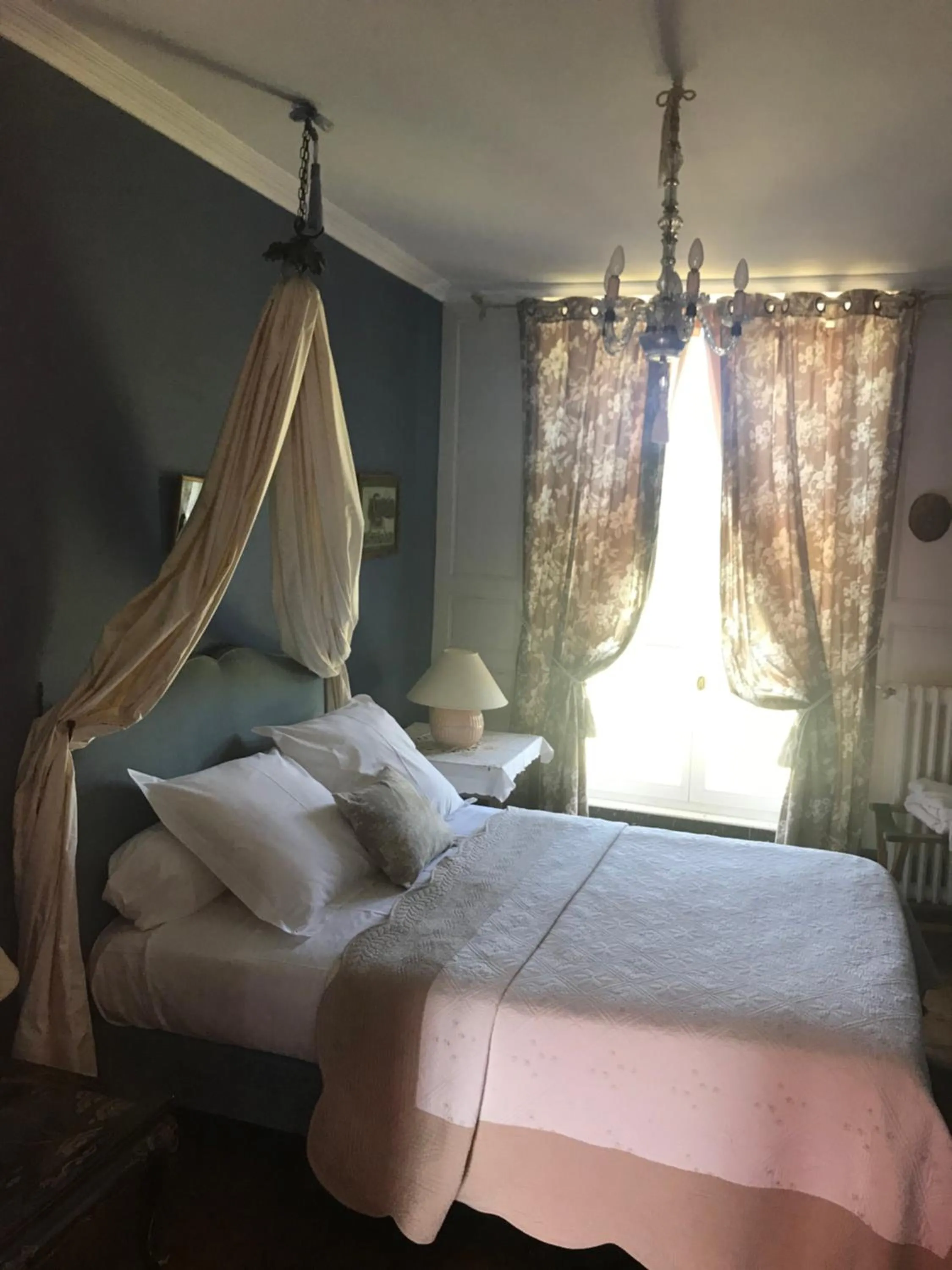 Bed in Château de Vitry-la-Ville