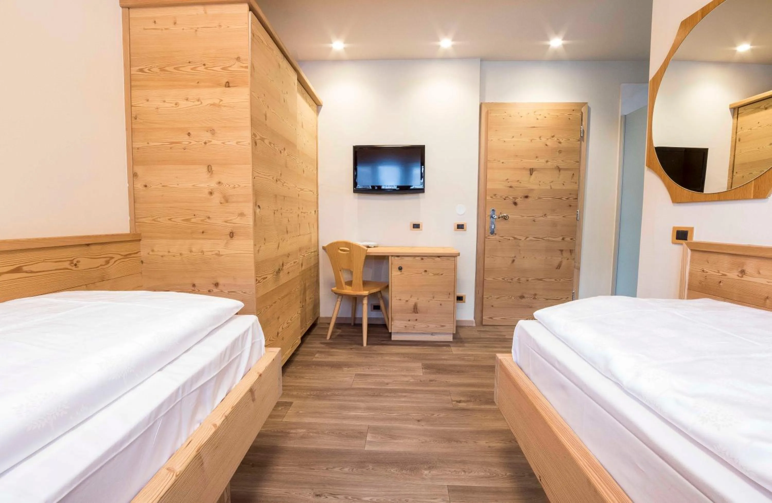 Photo of the whole room, Bed in Hotel Garni Snaltnerhof