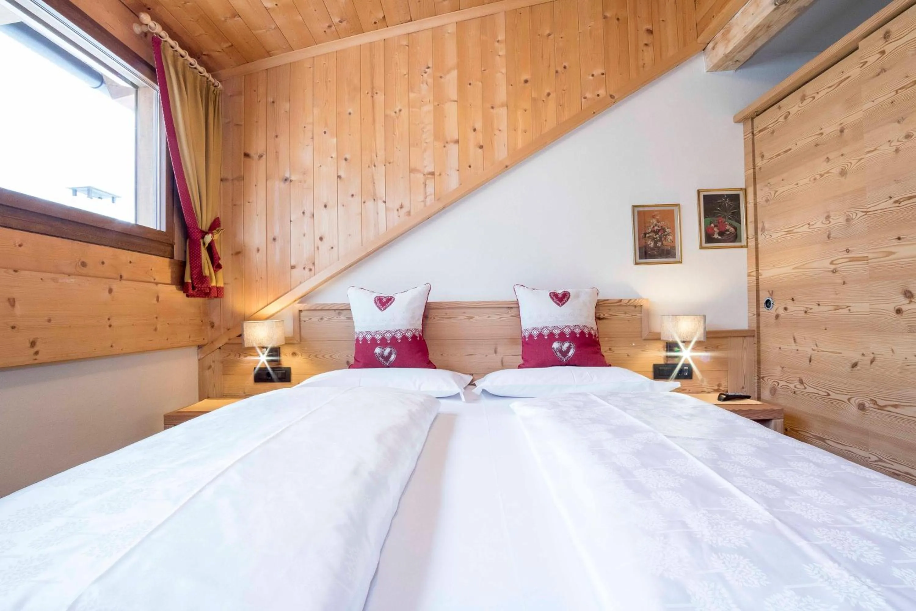 Photo of the whole room, Bed in Hotel Garni Snaltnerhof