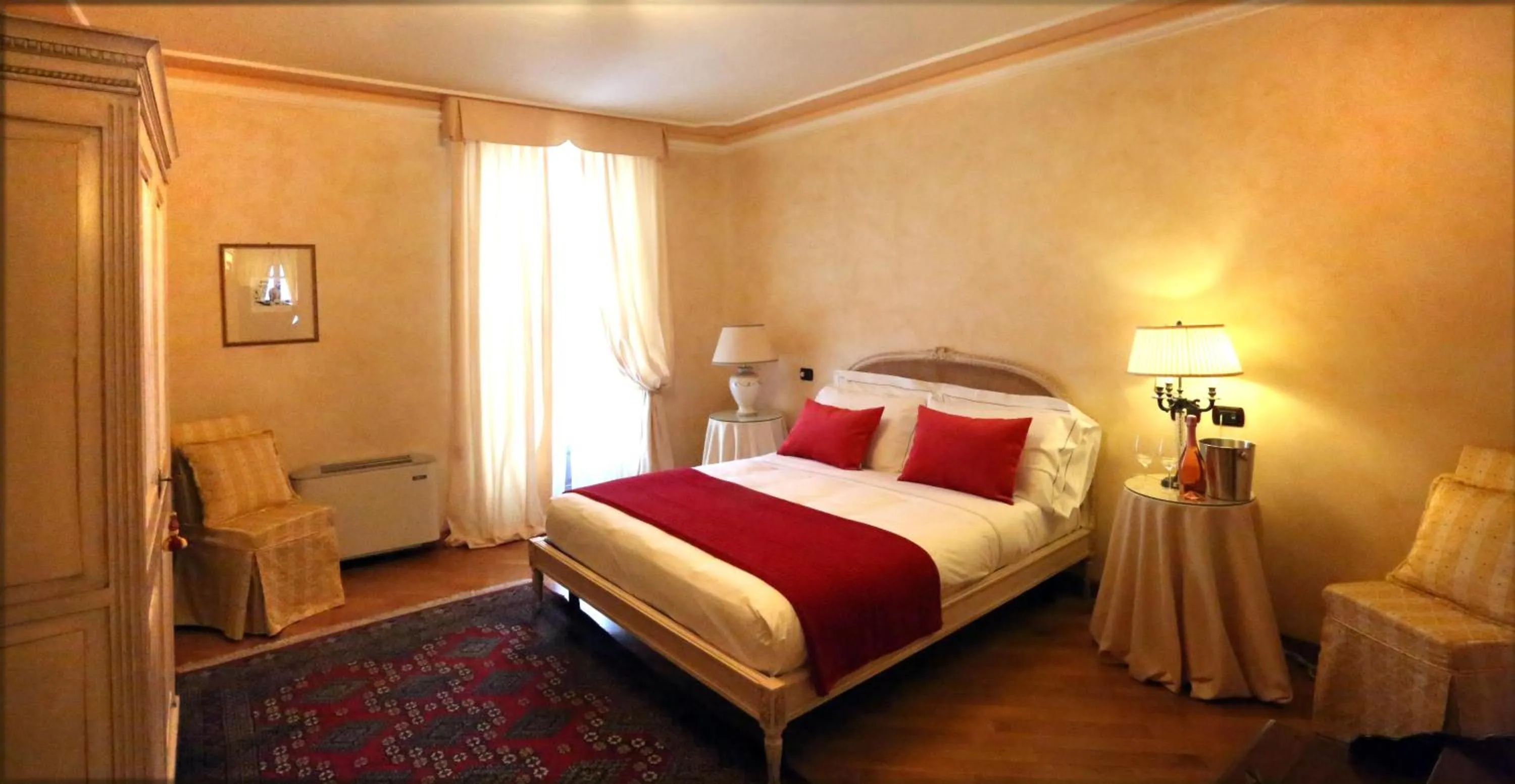 Bed in Albergo Castiglione Langhe