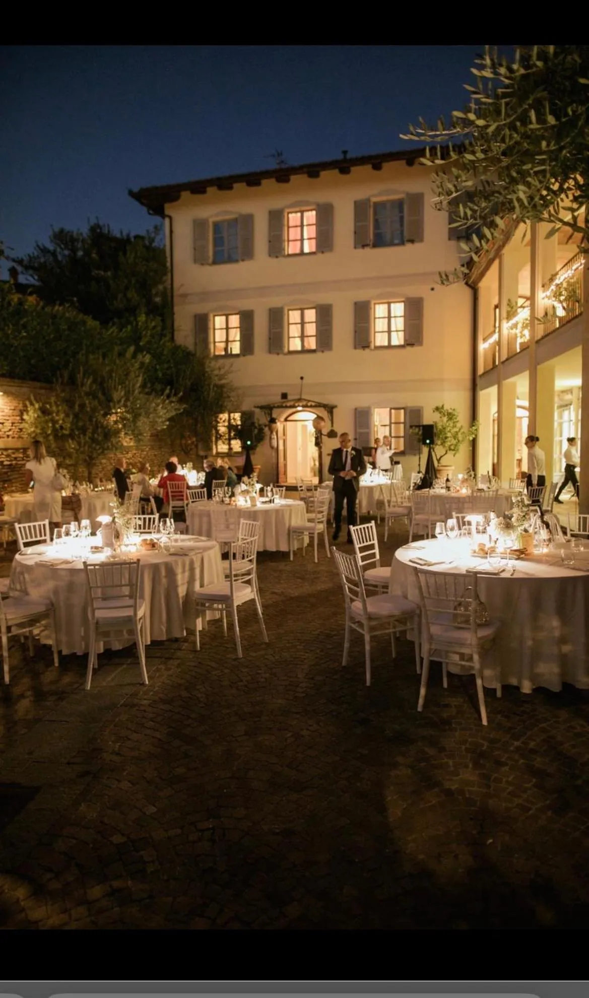 Property building in Albergo Castiglione Langhe