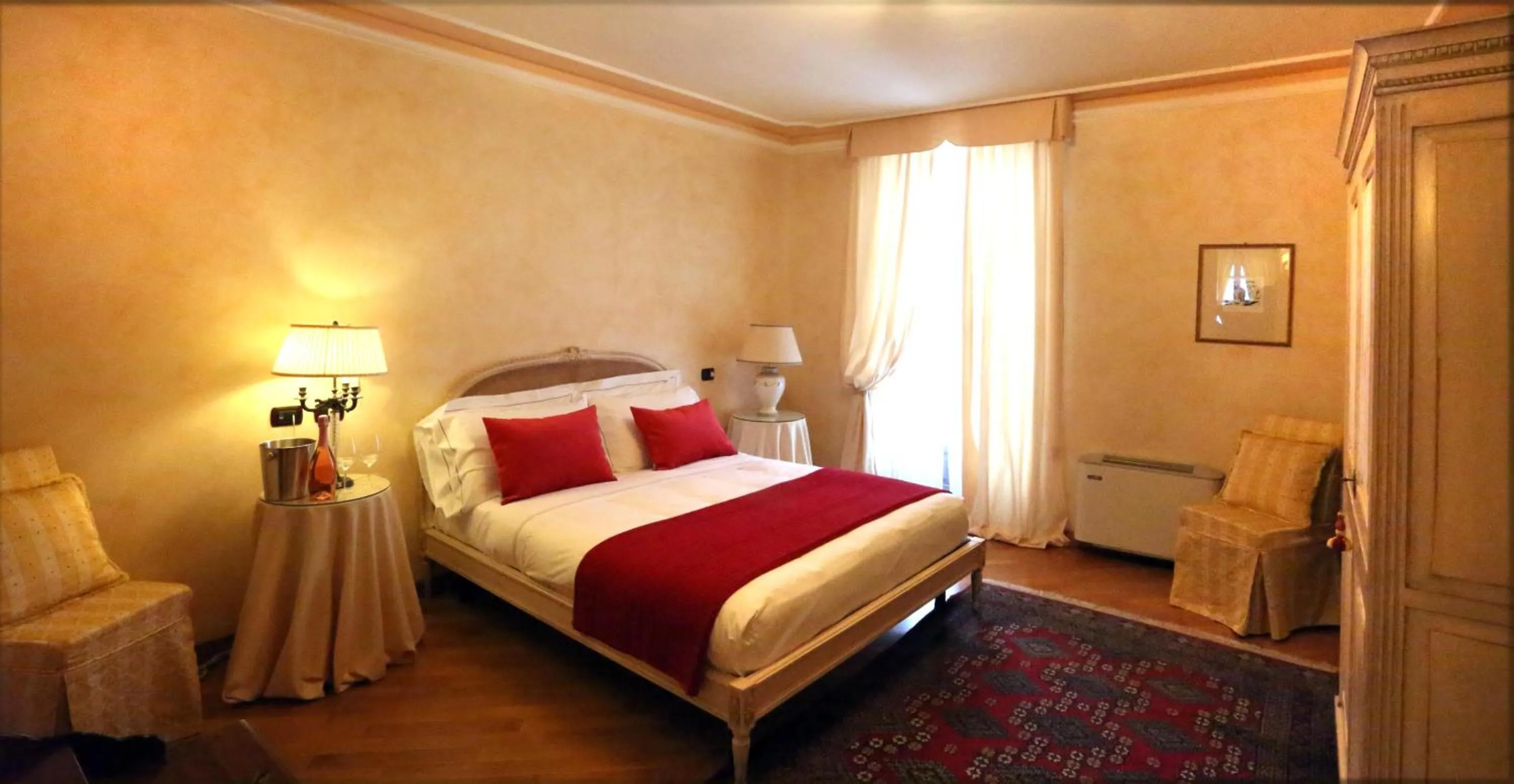 Bed in Albergo Castiglione Langhe